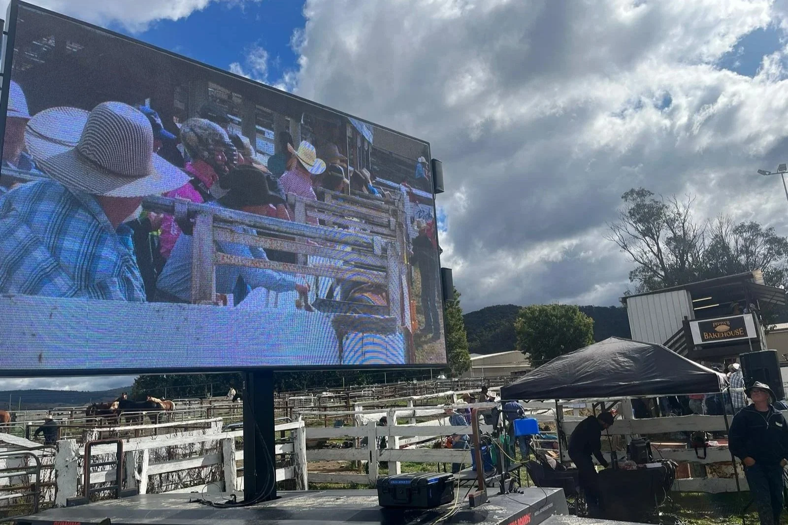 Mobile trailer screens in Adelaide and across South Australia. High-brightness LED trailer displays for events, promotions and commercial activations. Professional installation and reliable performance.