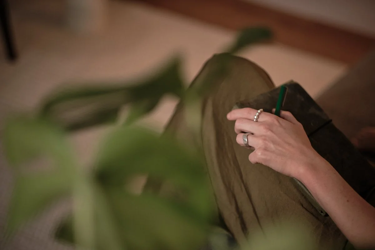 Symbolbild für psychotherapeutisches Gespräch – achtsame Begleitung bei Krisen und Konflikten.
