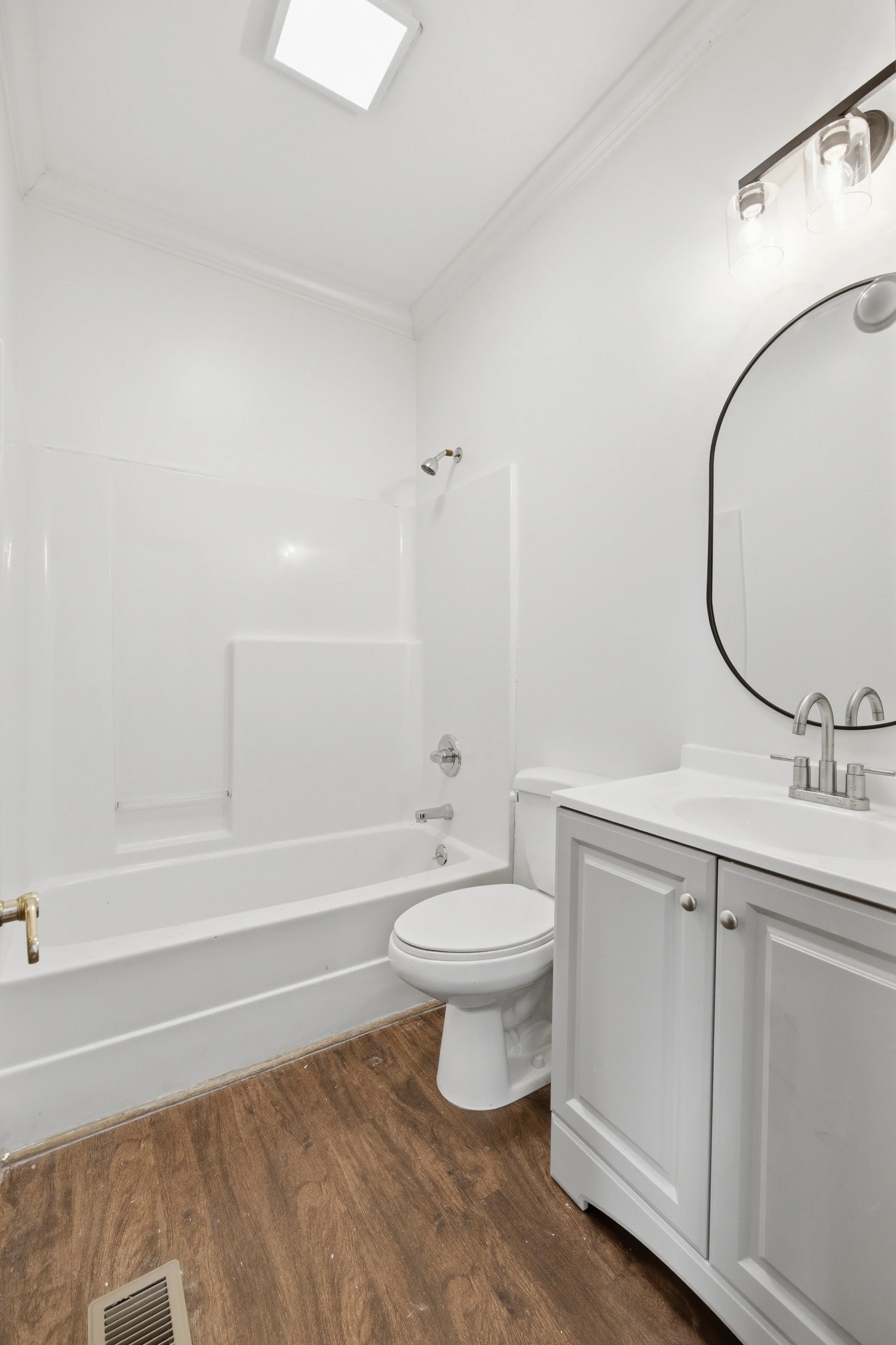 Room 9 On-Suite Bathroom