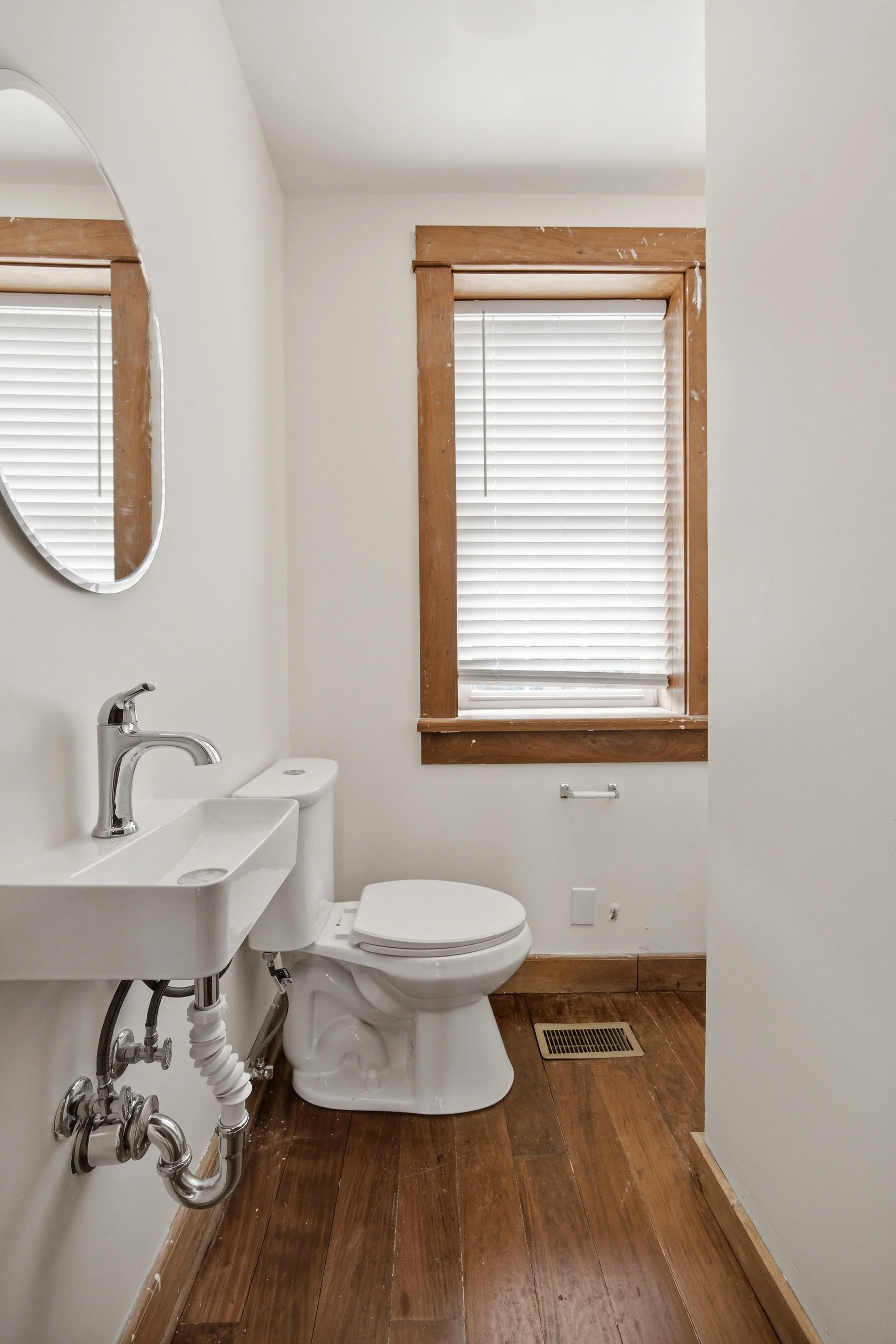 2nd Floor Bathroom