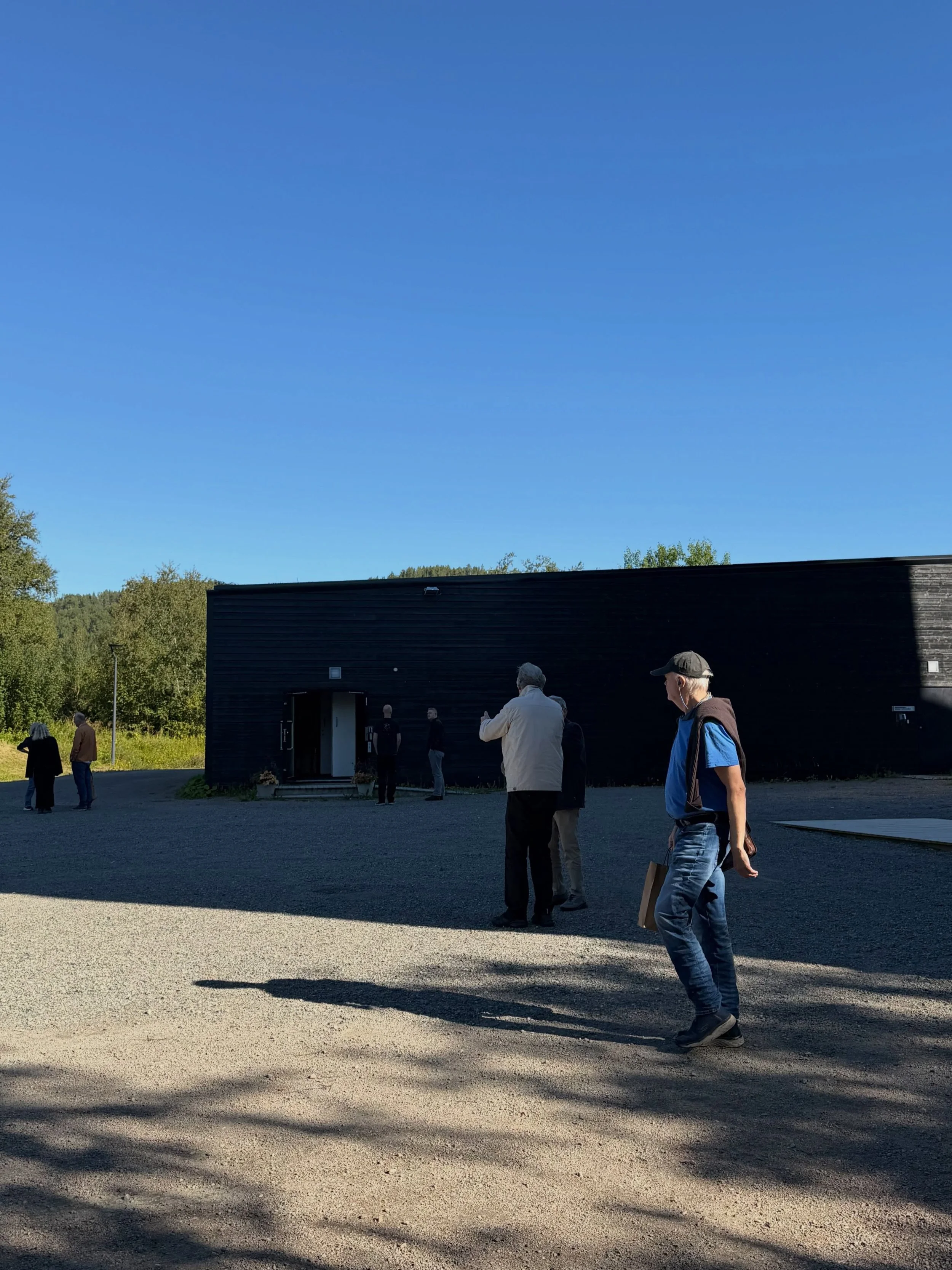 Arrangementene som er en del av Hamsundagene finner sted ulike steder p&aring; Hamsunsenteret. &AElig;ventyrsalen, oppover i etasjene og i Kaf&eacute; Sult - fra morgen til kveld!