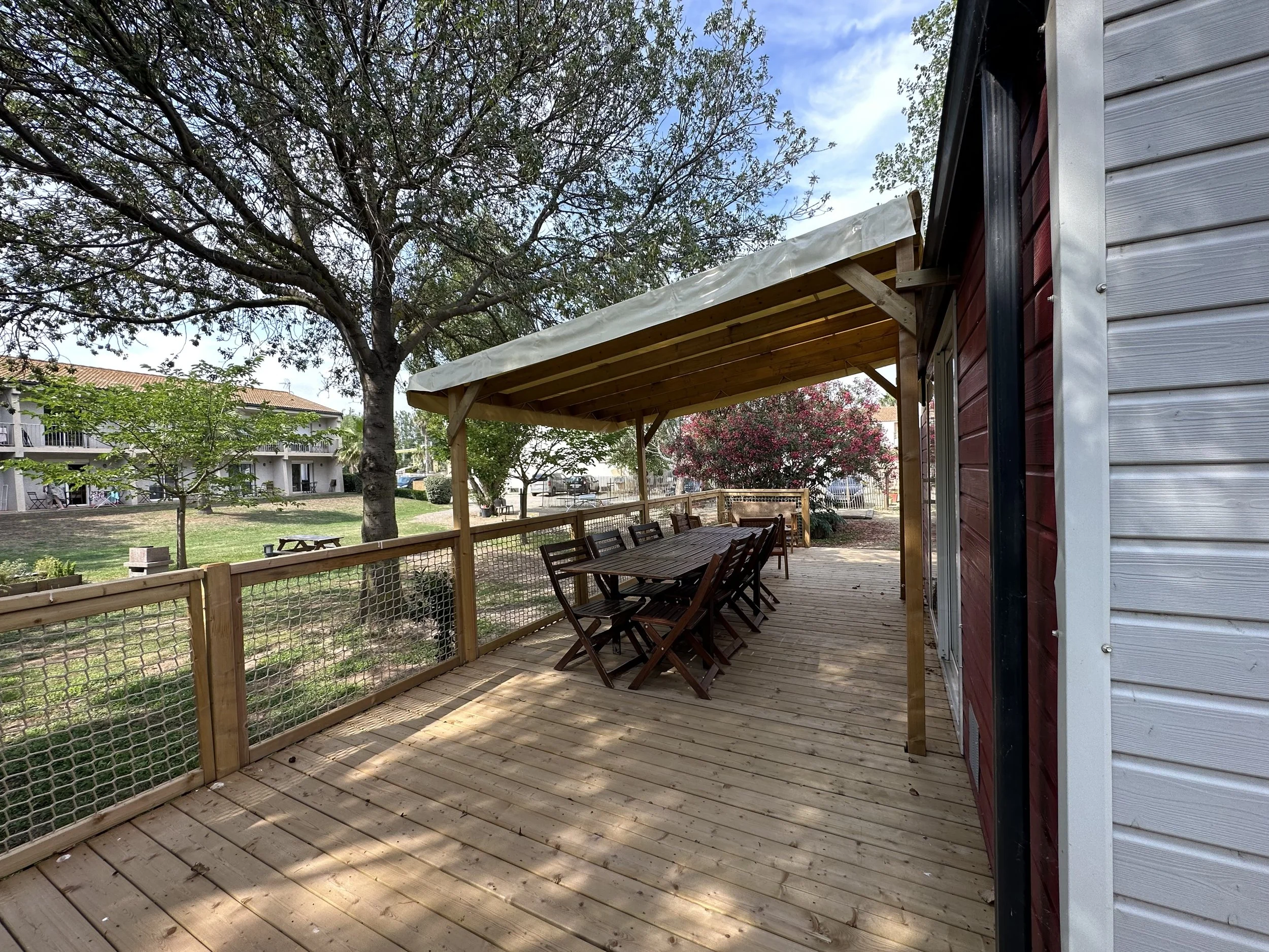 Terrasse du chalet, vue sur jardin