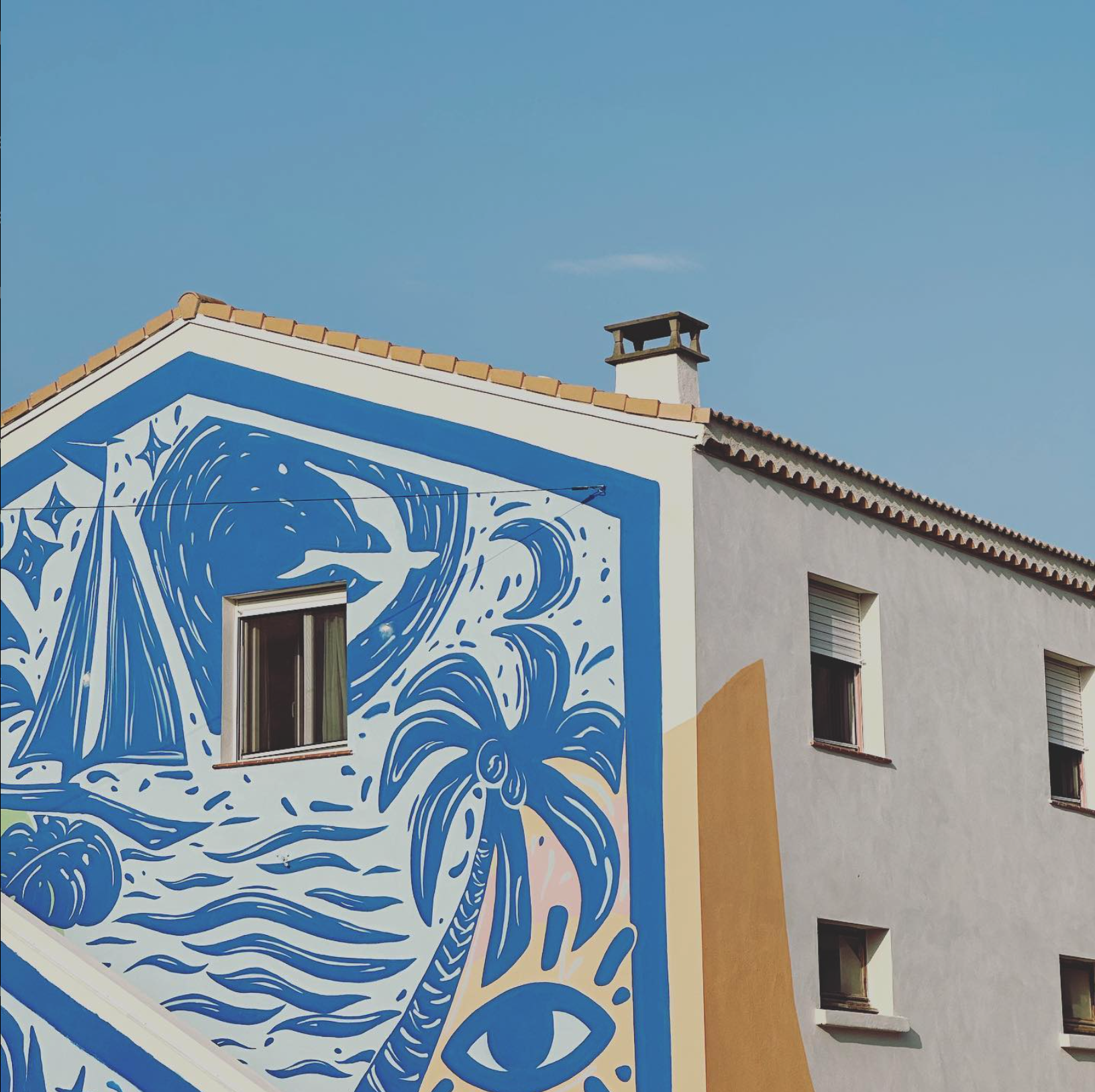 Marina Hotel Street art