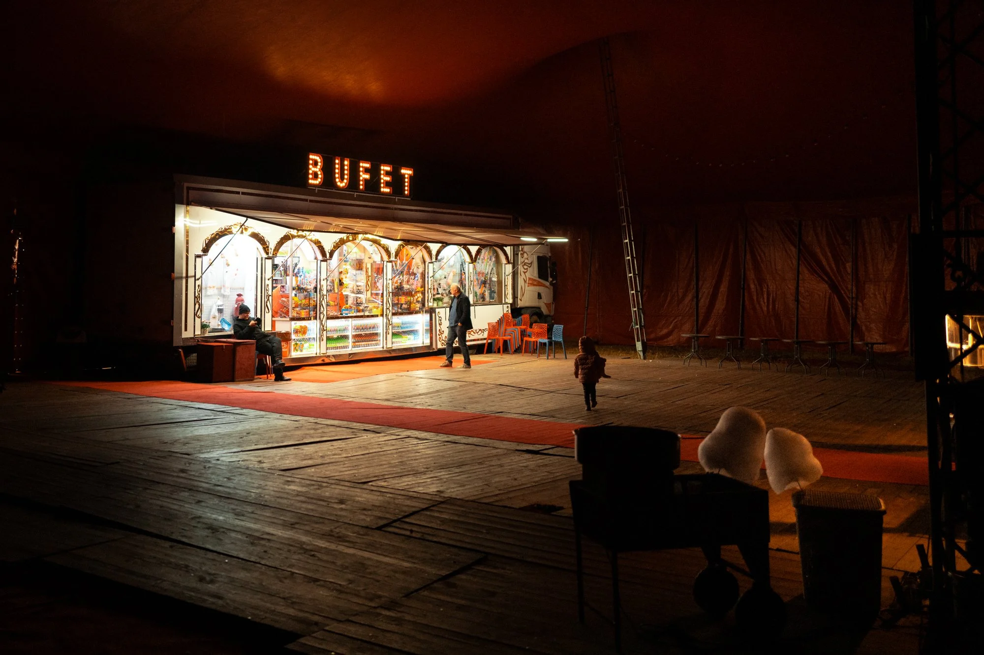 BART SZPUNAR cyrk-4.jpg