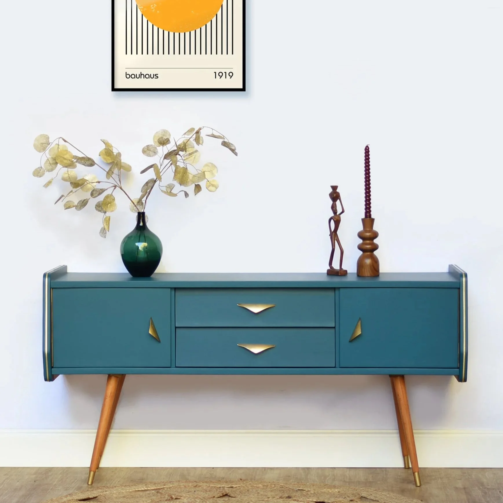 Exemple d'un meuble similaire restauré.