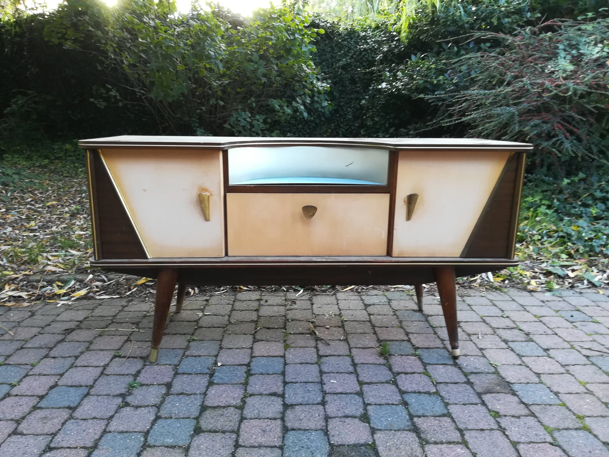 L120 cm x P40 cm x H63 cm