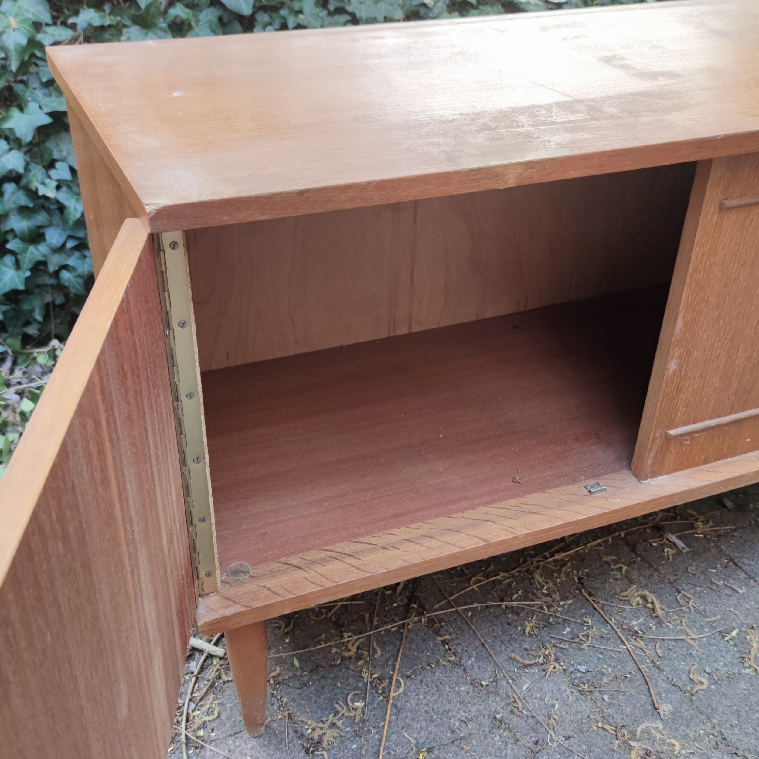 L120 cm x P40 cm x H59 cm