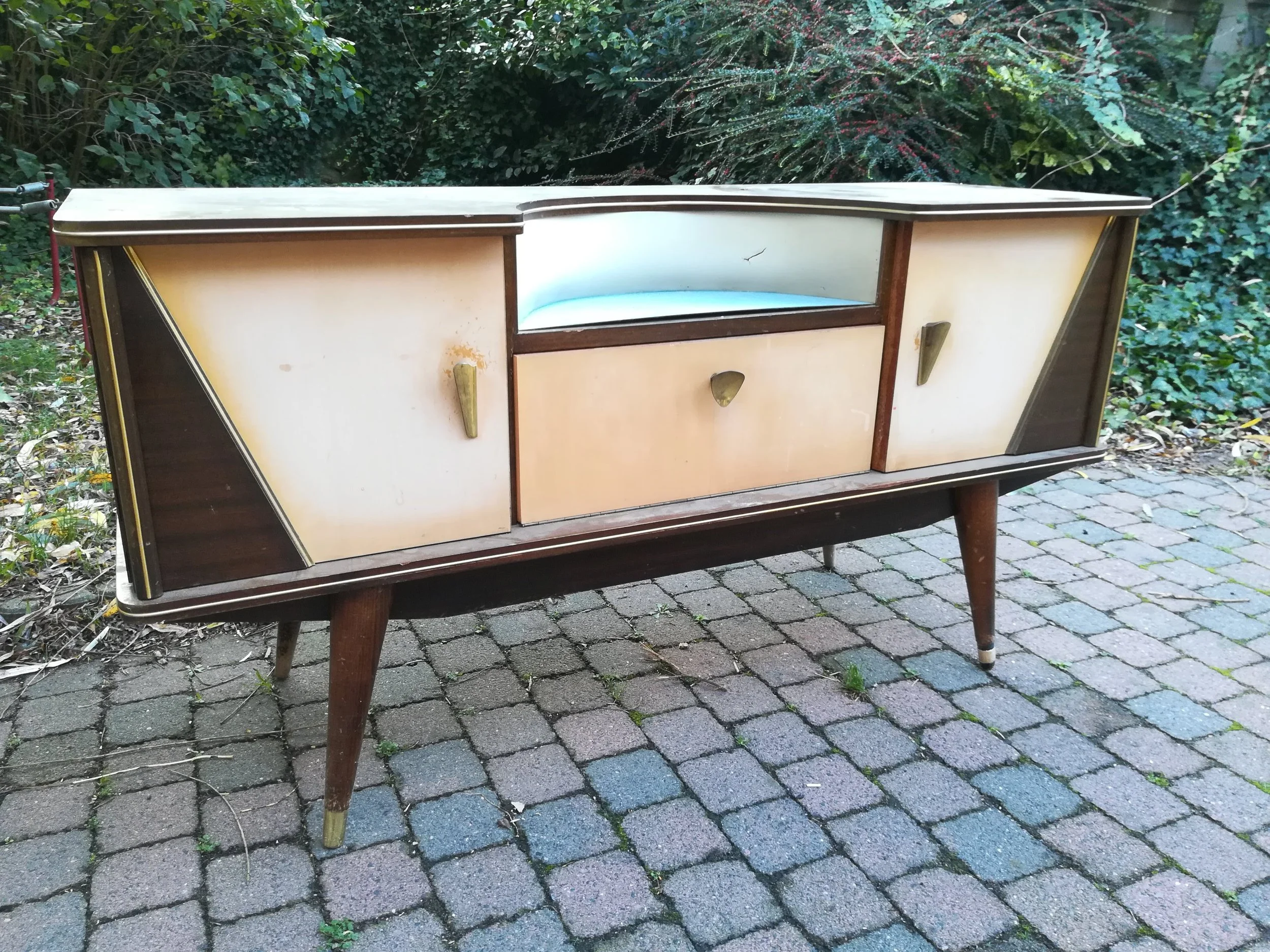 L120 cm x P40 cm x H63 cm