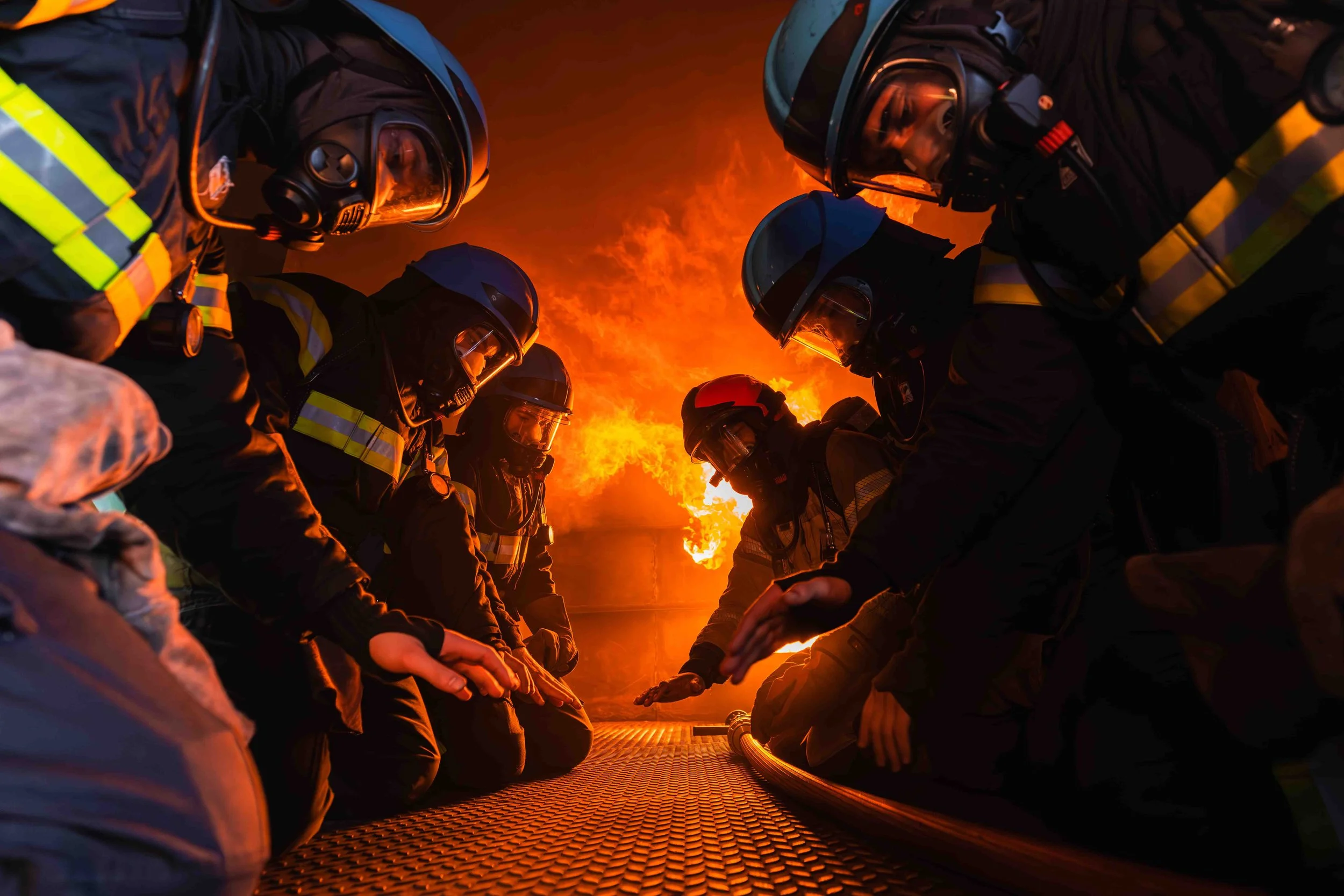 Røykdykkingsutstyr hengende på vegen.