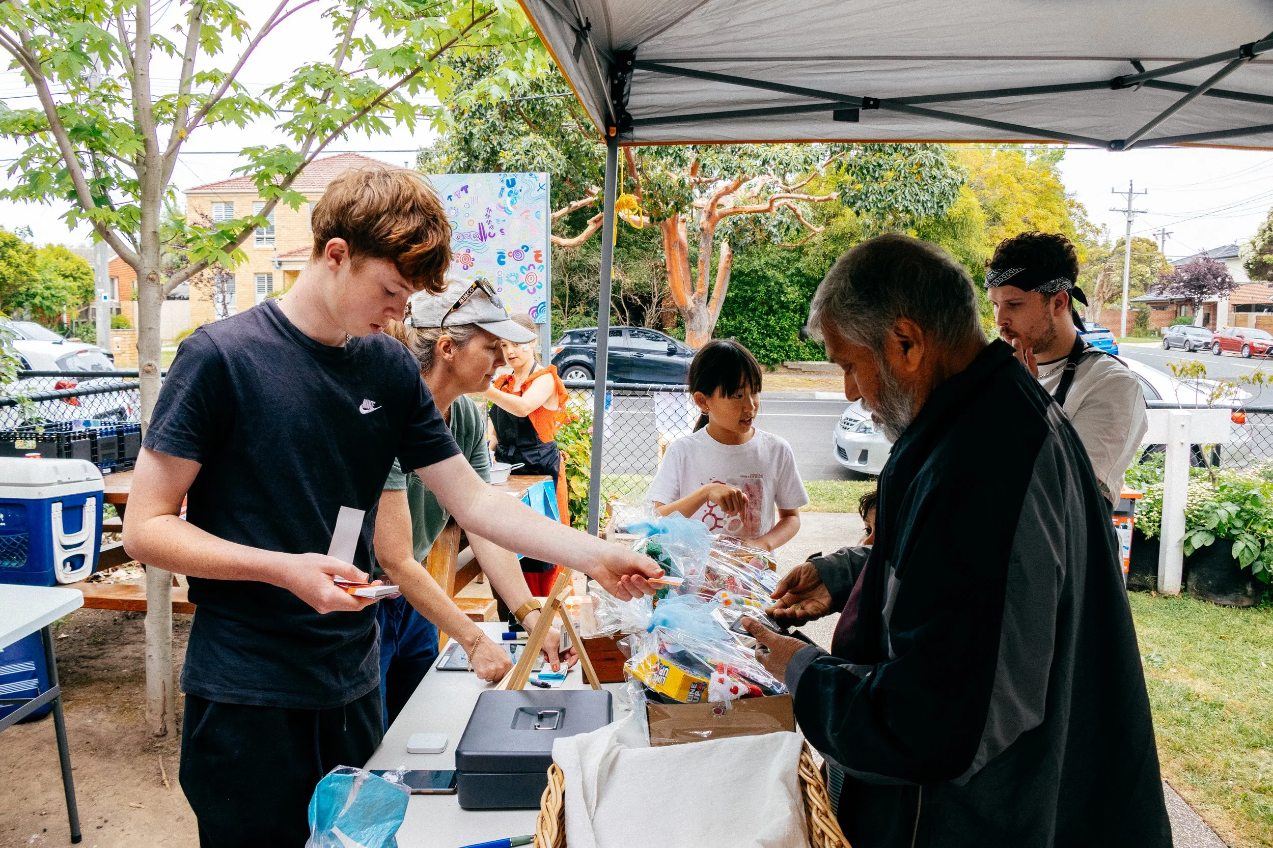 Neighbour Day Market