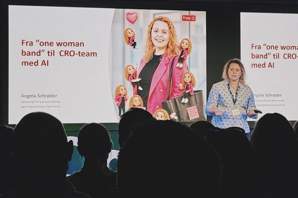 Angela på scenen på Eksperimenteringsforum