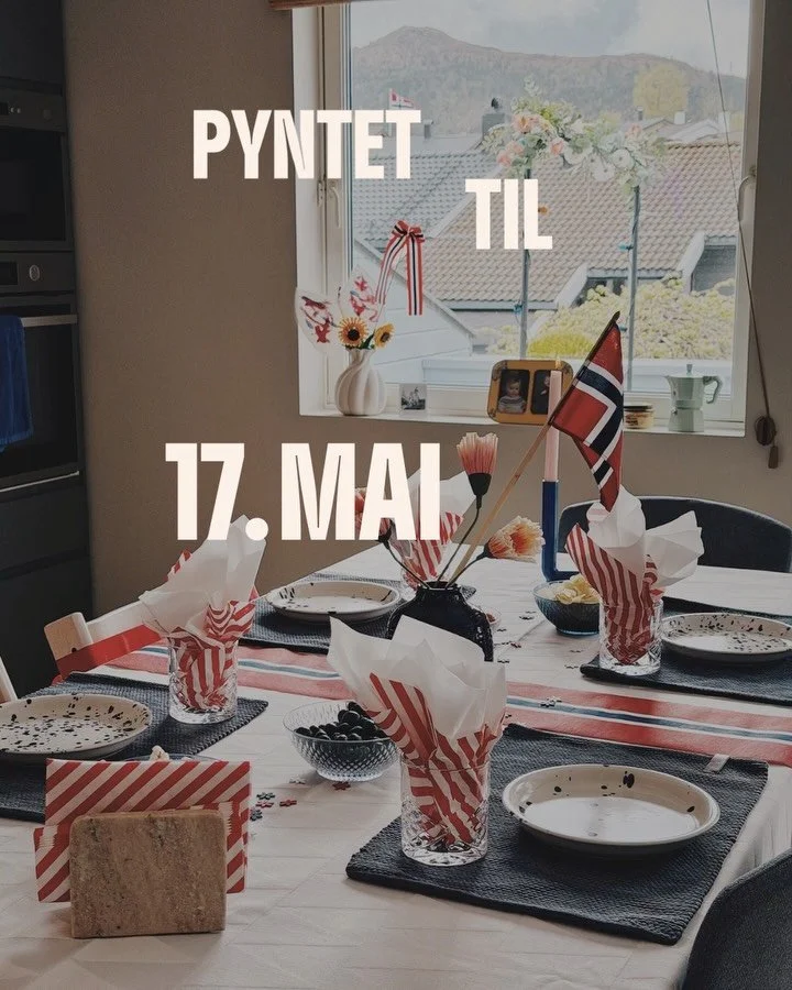 Gj&oslash;r det enkelt og effektivt. Litt flagg og ellers det som er av r&oslash;dt, hvitt og bl&aring;tt i hjemmet. 🥰🇳🇴 

Gratulerer med dagen! 🌭🍦