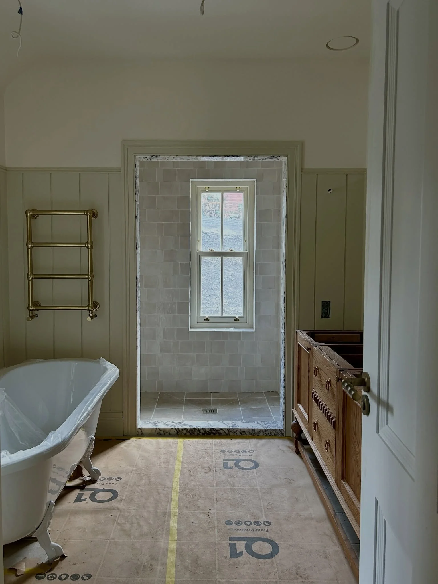 Project: Deerpark Residence 
Design: @aoifemariainteriors 
Build: @west.builders 

The family bathroom is really starting to take shape.
Bespoke cabinetry, carefully crafted to complement this traditional Irish farmhouse, paired with unlacquered bras