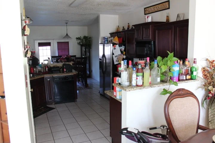 Kitchen: Inadequate original lighting (Before)