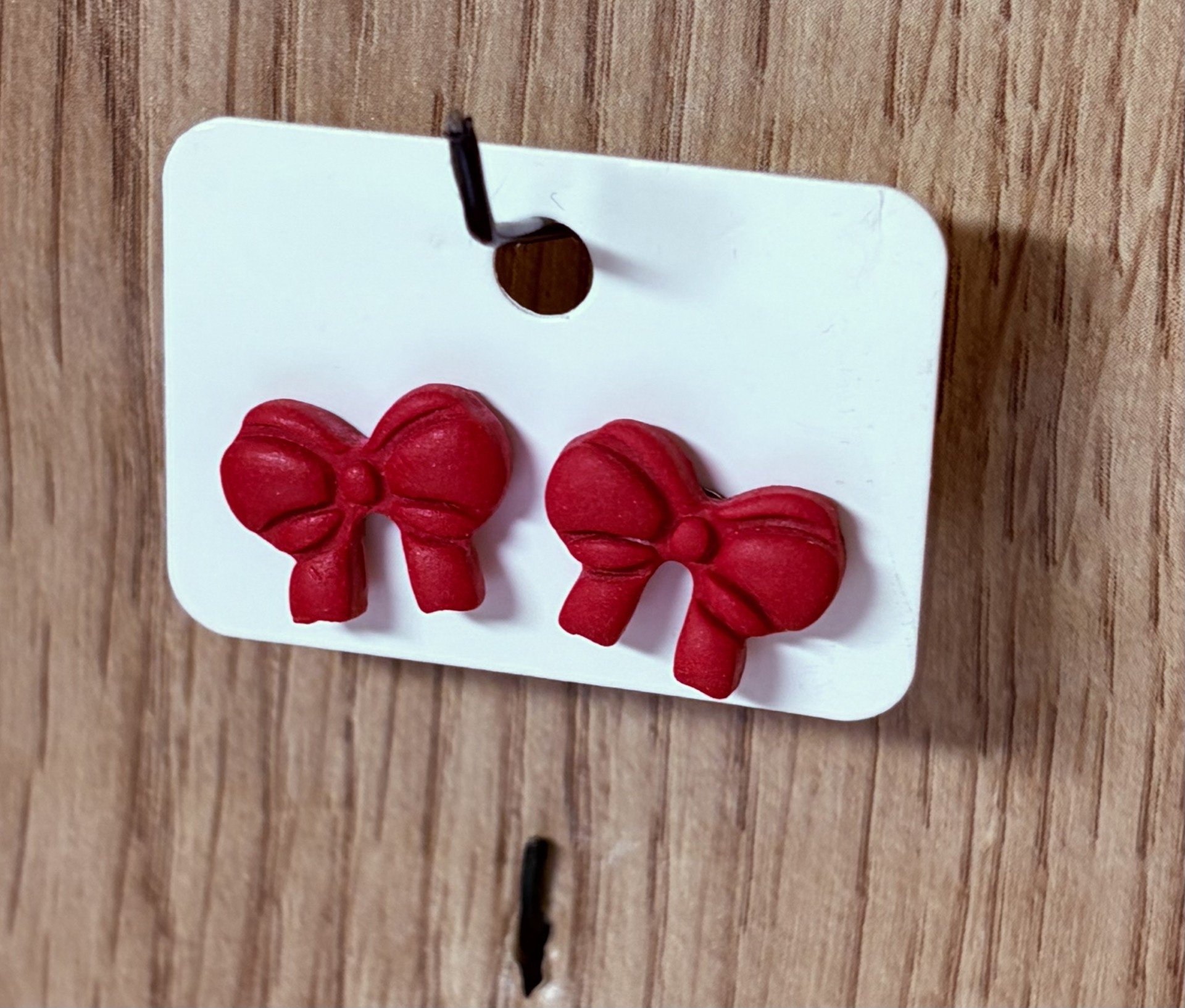 Red bow 5.jpg