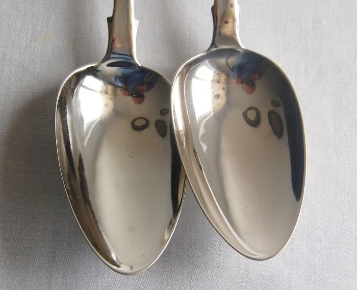 Very nice pair of George III Irish silver serving spoons in Hanoverian style with single-letter “B” monogram. Made by James Scott, Dublin 1819–20.
