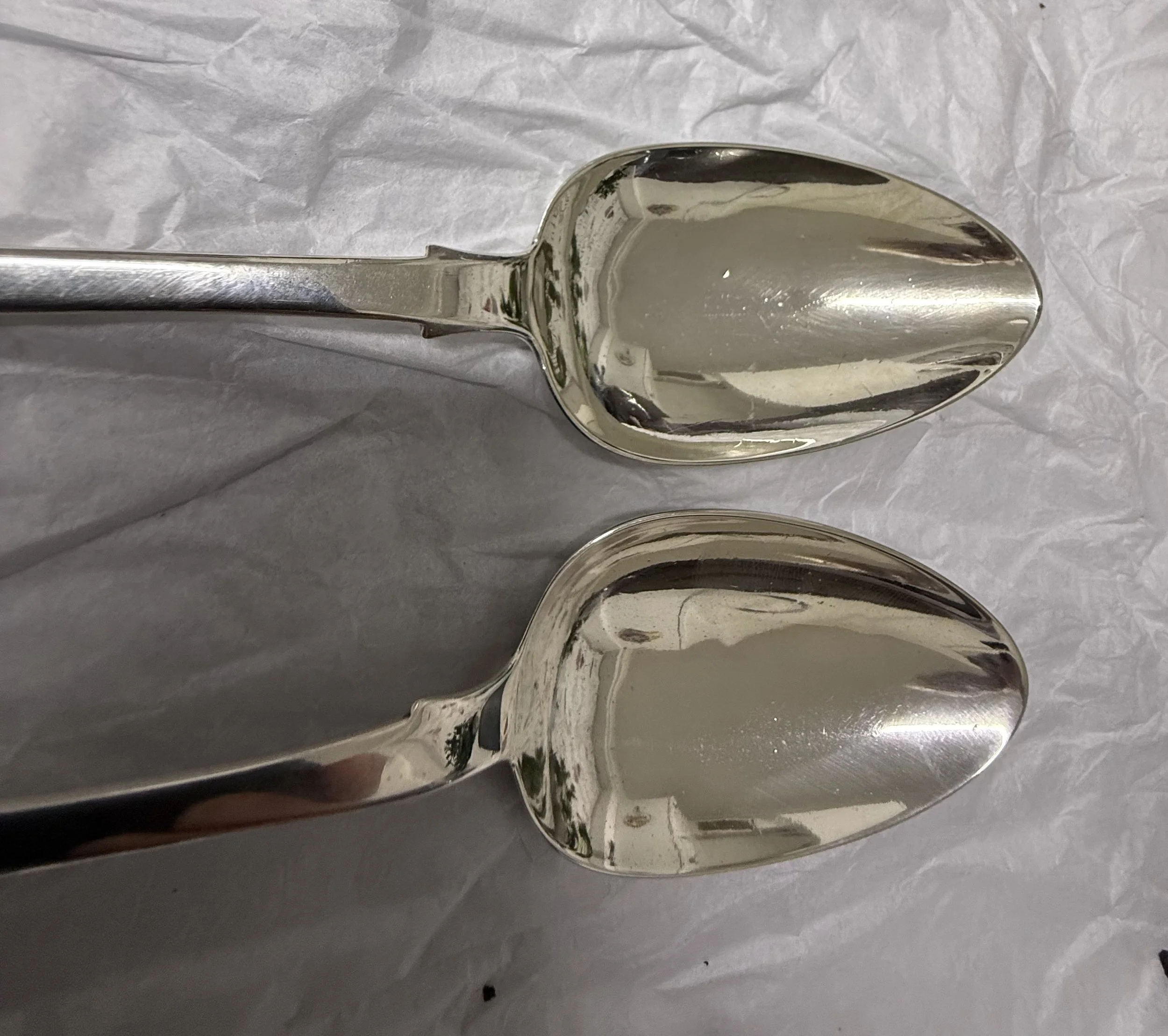 Very nice pair of George III Irish silver serving spoons in Hanoverian style with single-letter “B” monogram. Made by James Scott, Dublin 1819–20.
