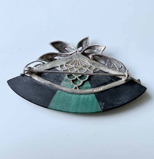 Striking vintage sterling silver fan-shaped brooch in classic Art Deco style (circa 1920s–1940s).