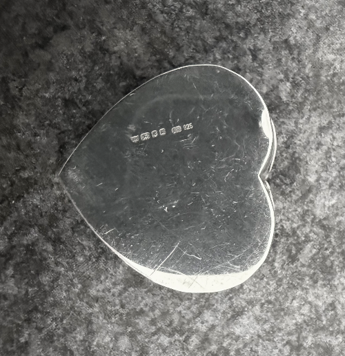 Victorian Silver  Pill box Charming heart-shaped silver pill or trinket box in vinaigrette style, marked 925 and assayed in London 1900.