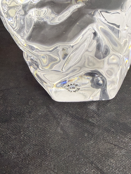 Attractive crystal polar bear figure in the Faberge style, set with precious stones and embellished with 22ct gold vermeil fish.
Crafted from lead crystal in the tradition of the famous Faberge animal sculptures.