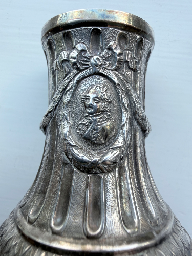 19th-century German solid silver (800 standard) pepper mill modelled as Louis XVI, the last King of France before the Revolution.