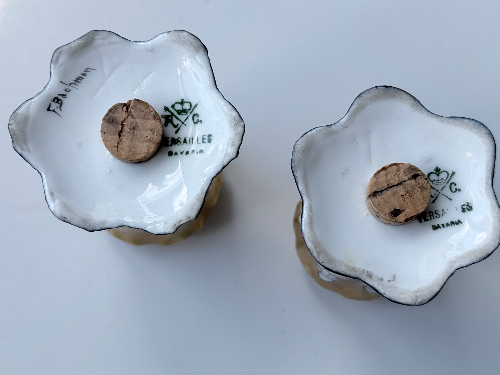 Matched pair of late 19th / early 20th-century Bavarian porcelain condiment servers by Rosenthal, from the Versailles pattern line.