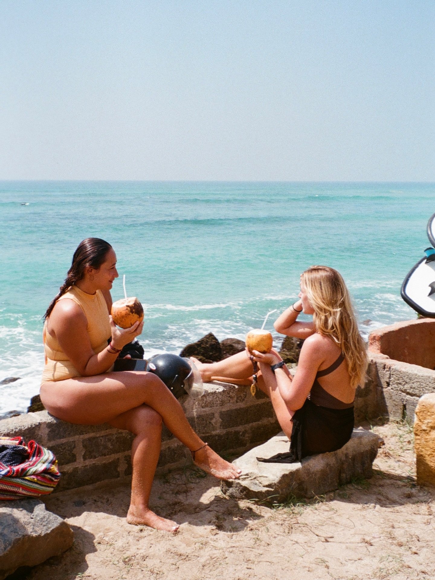 postcard vs. real moment

rejoins nous dans la carte postale 💌