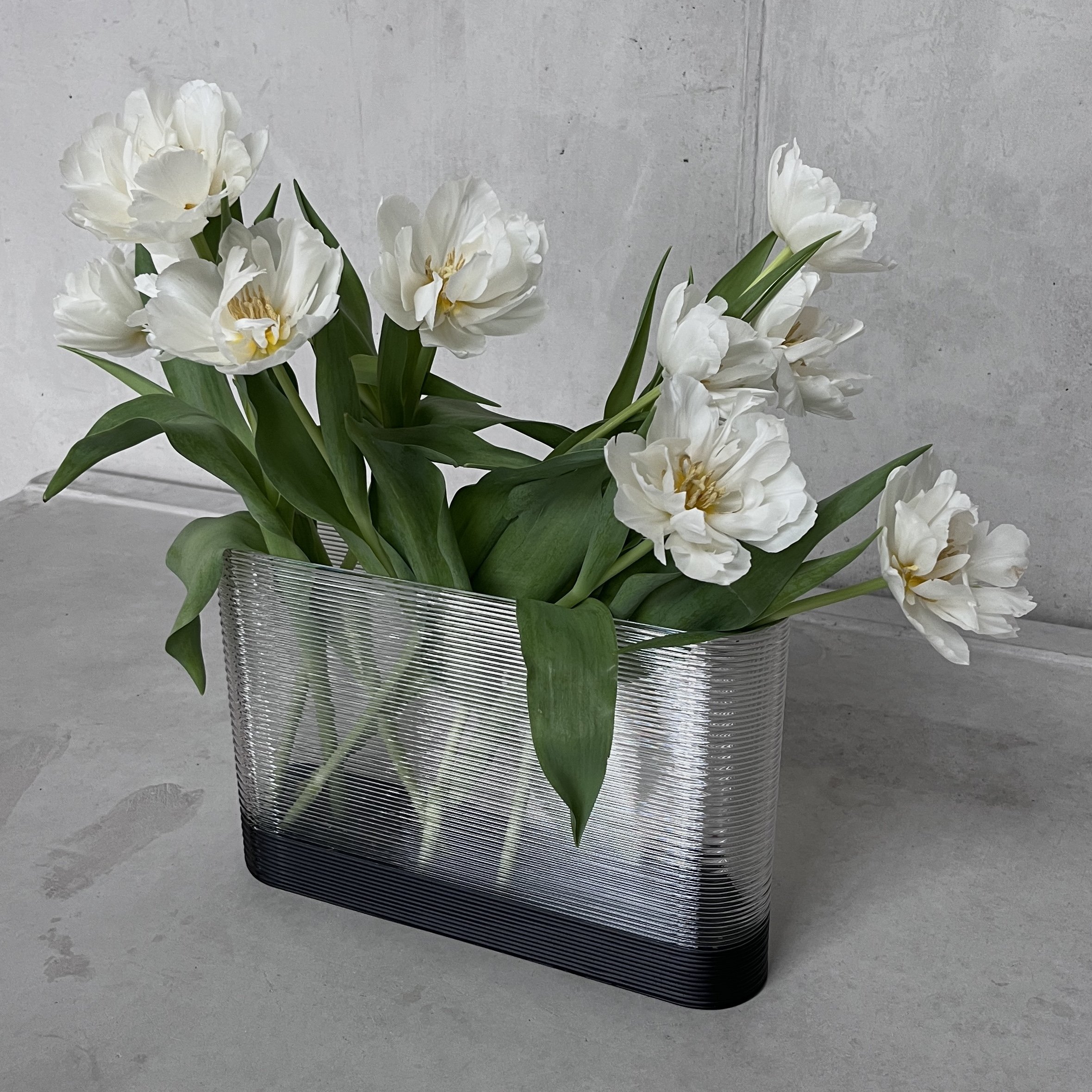 Capsule vase