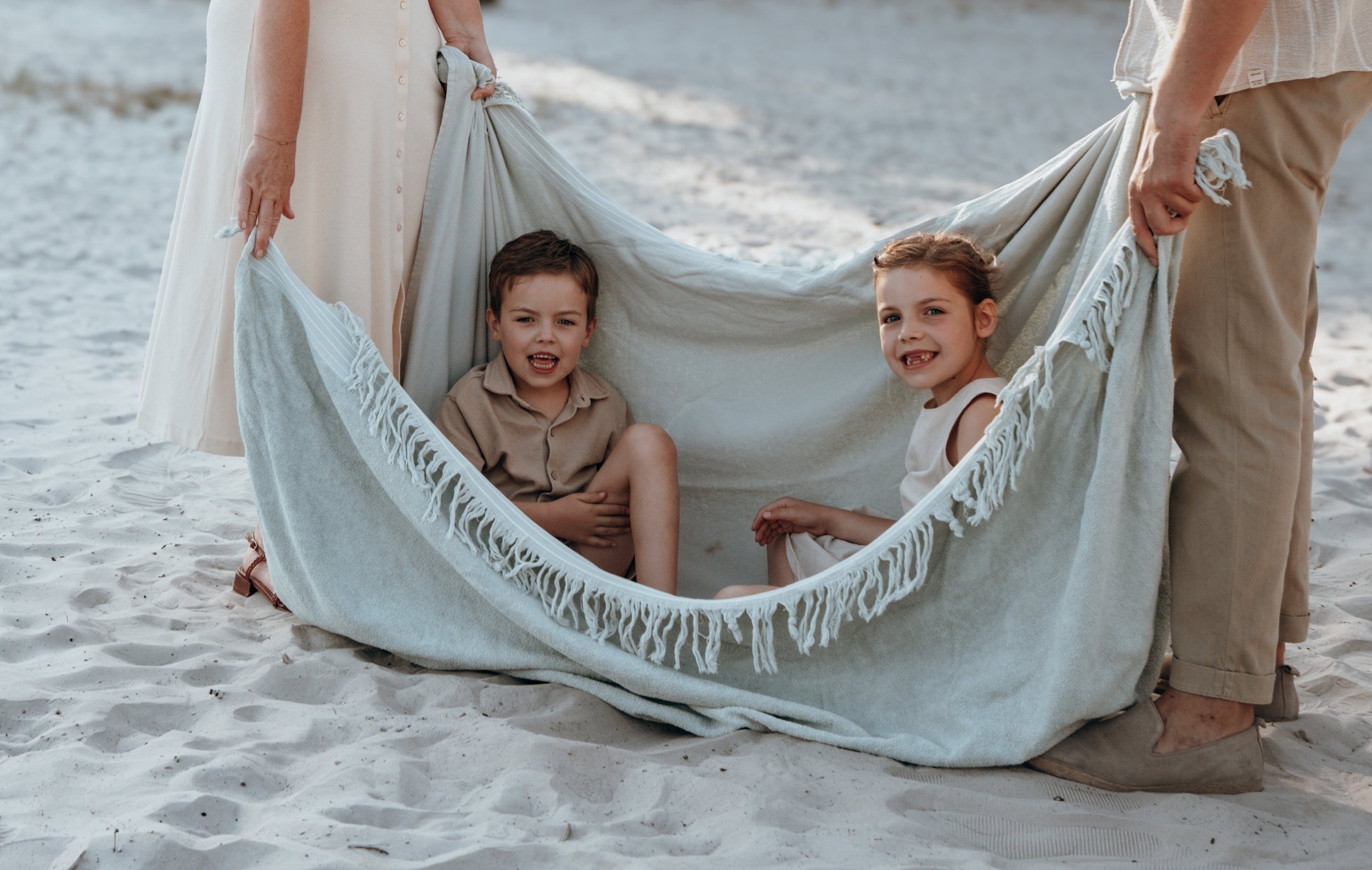 NNikolPeckaPhotography-family-goldenhourshoot -106.jpg
