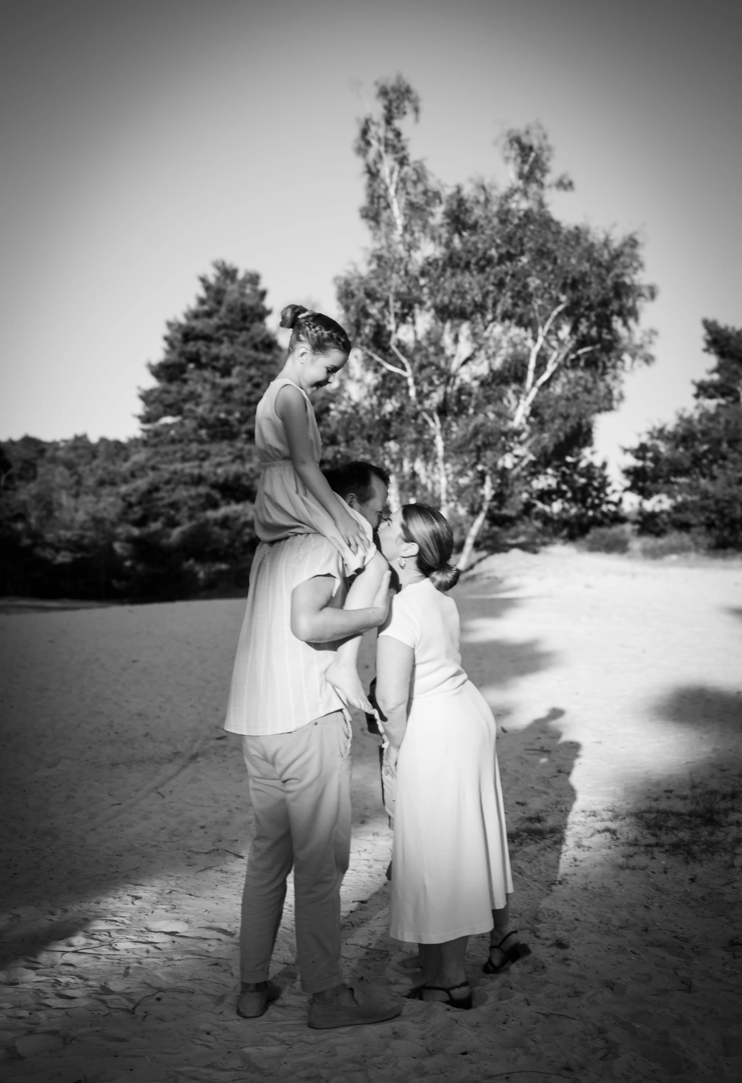 NNikolPeckaPhotography-family-goldenhourshoot -58.jpg
