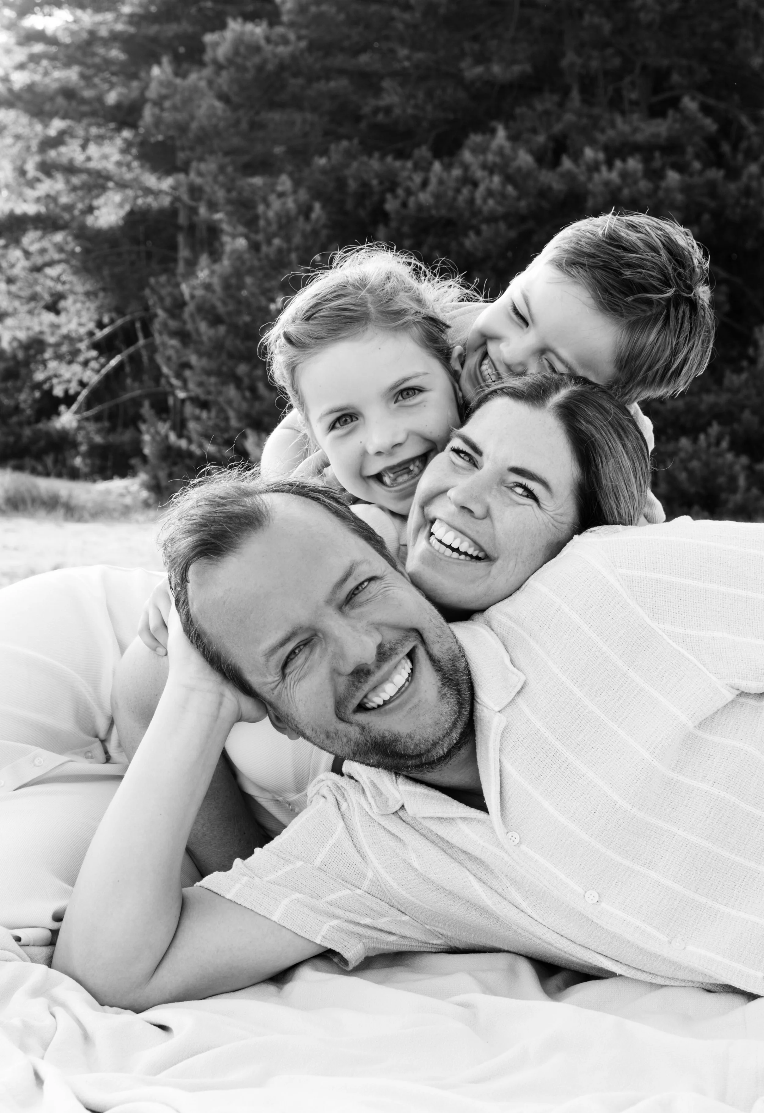 NNikolPeckaPhotography-family-goldenhourshoot -132.jpg