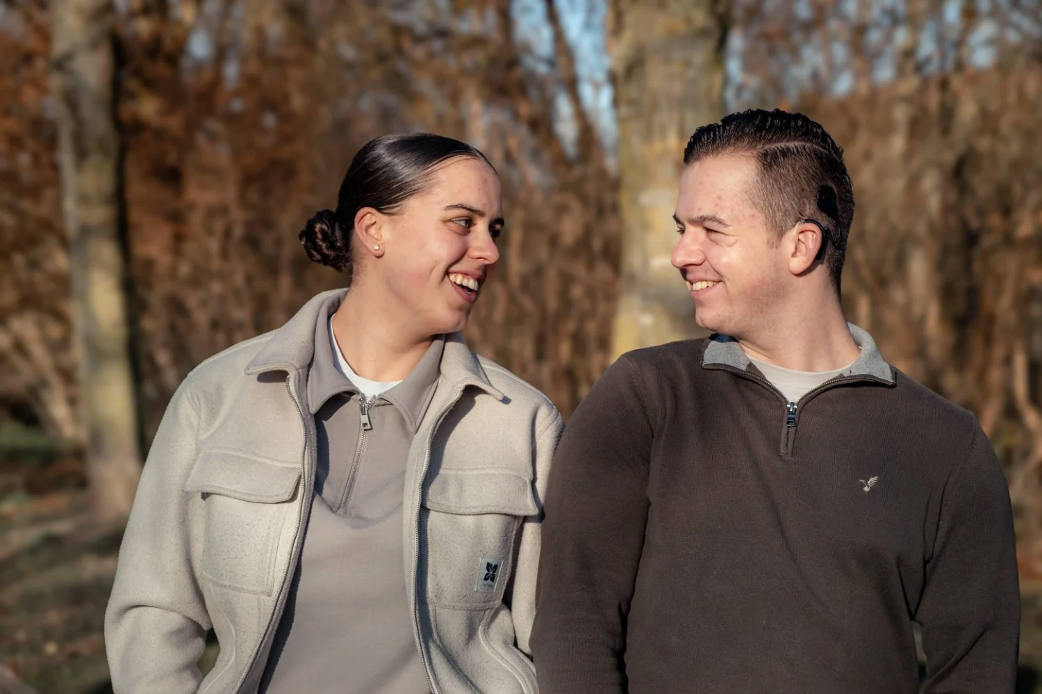 Real and relaxed photography by Nikol Pecka, capturing authentic moments across portraits, families, weddings, brand & business, and animals. Based in the Netherlands, speaking Czech and English, and available for travel.