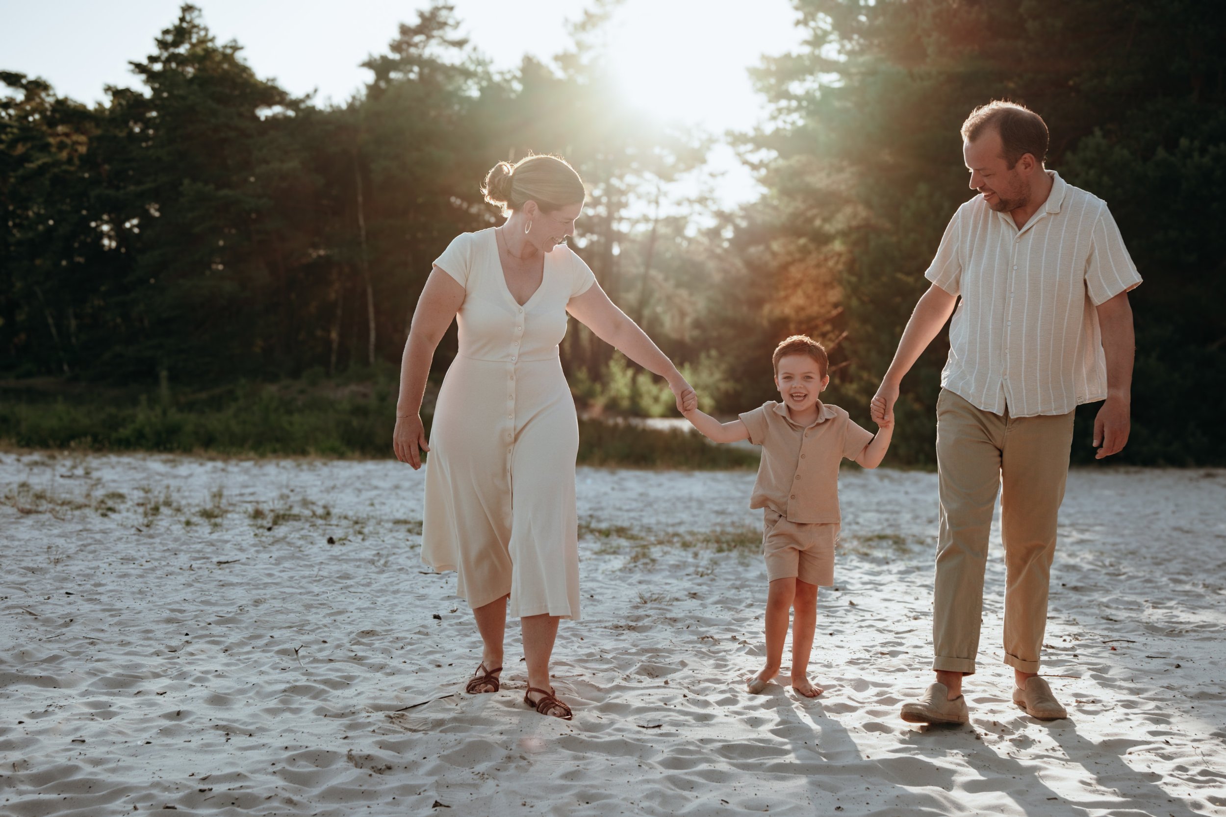 NNikolPeckaPhotography-family-goldenhourshoot -69.jpg