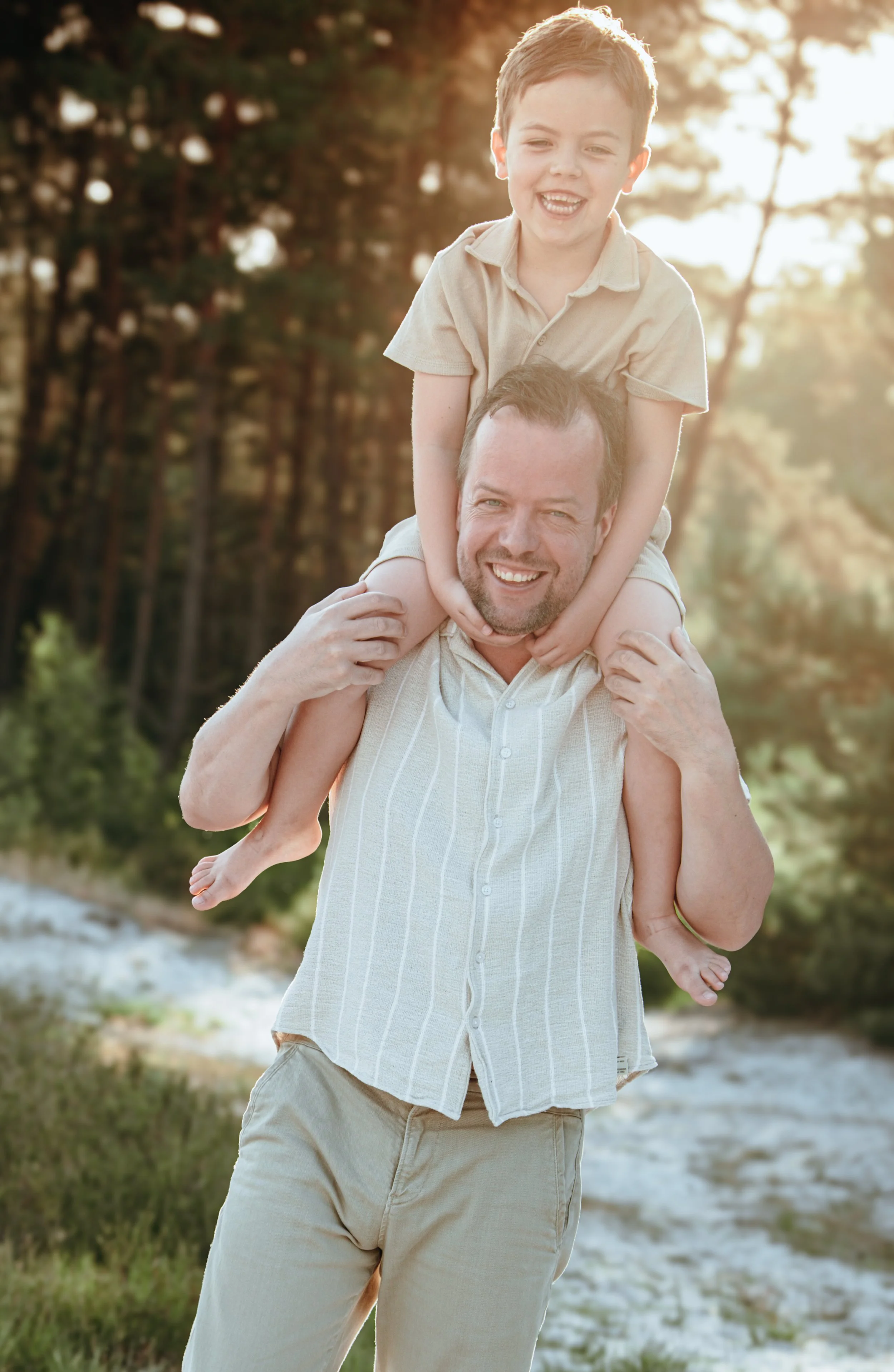 NNikolPeckaPhotography-family-goldenhourshoot -42.jpg