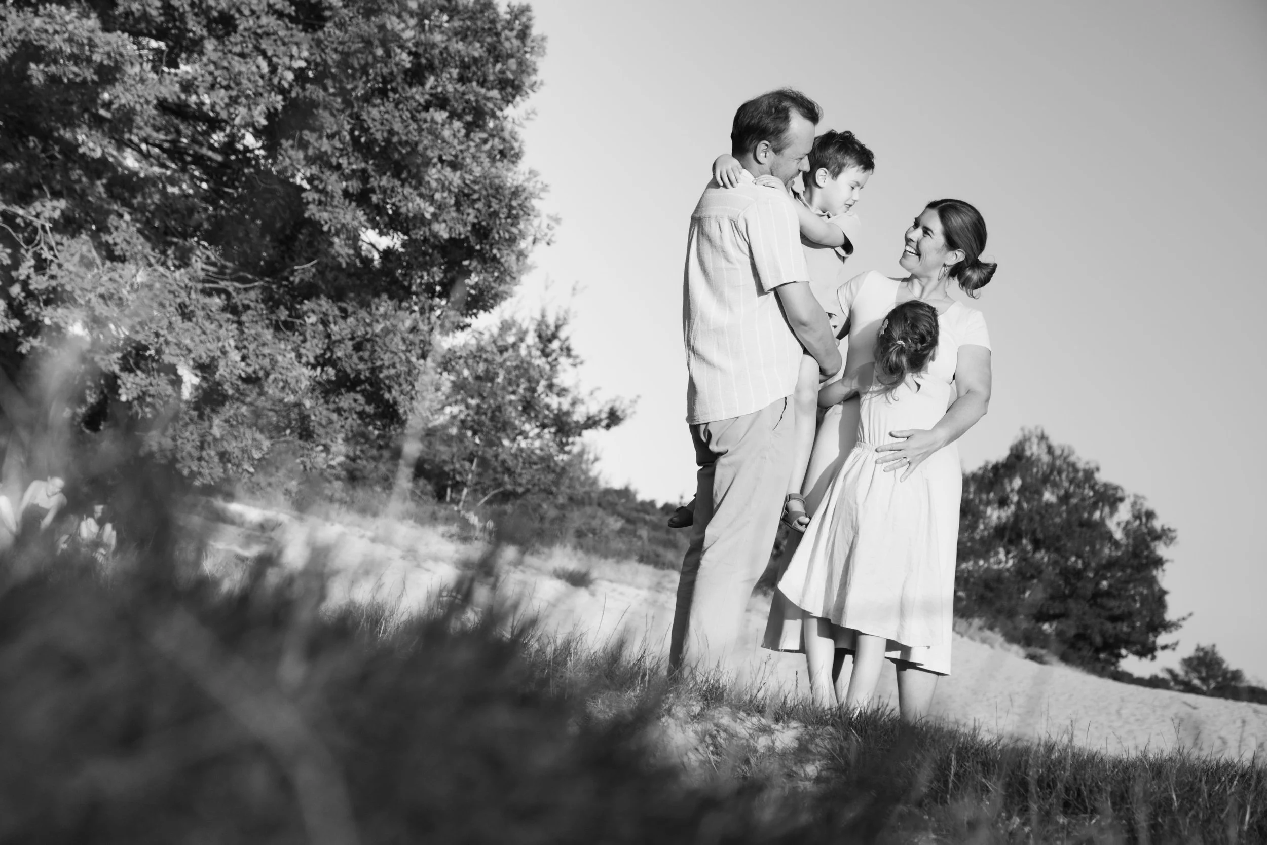 NNikolPeckaPhotography-family-goldenhourshoot -274.jpg