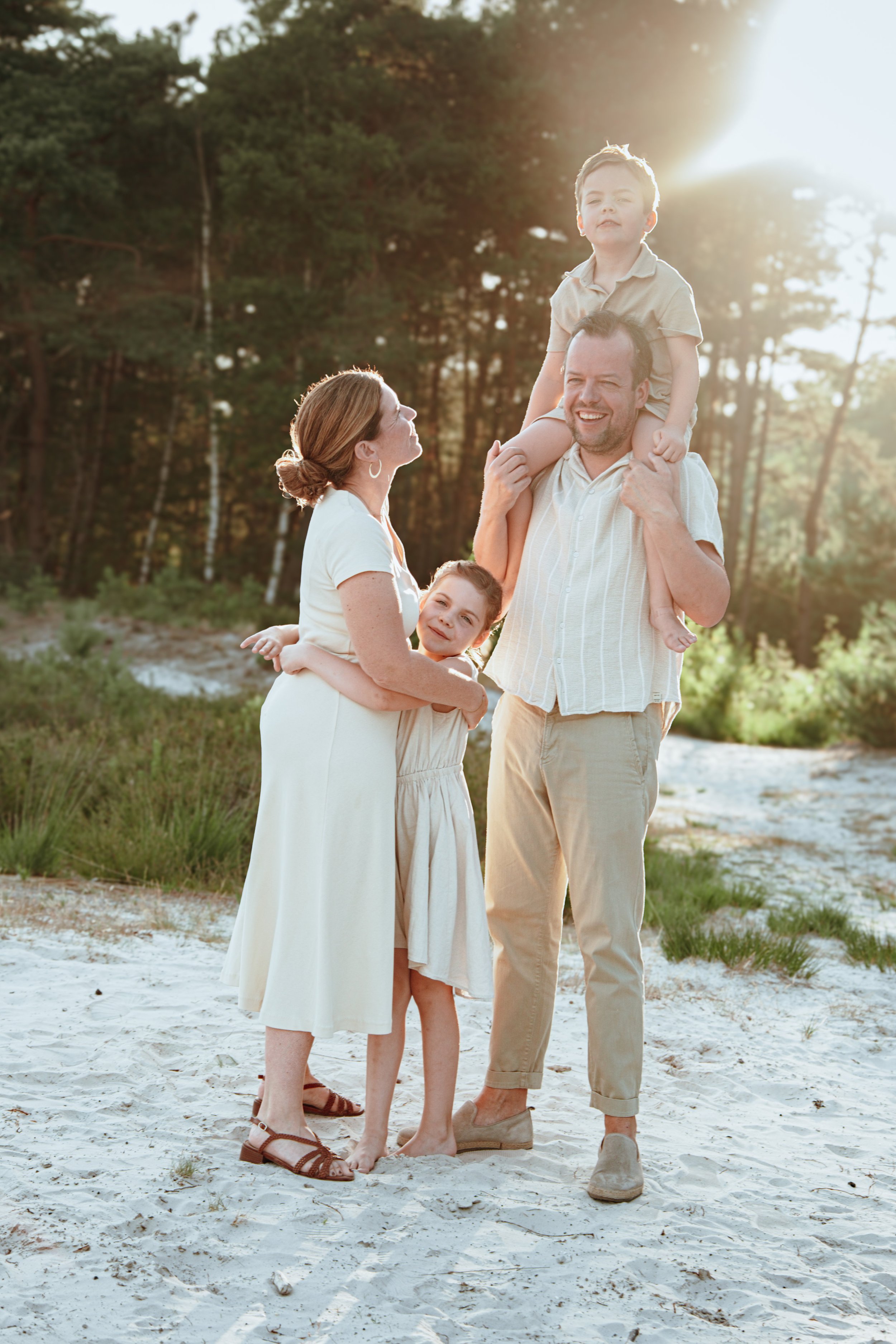 NNikolPeckaPhotography-family-goldenhourshoot -45.jpg