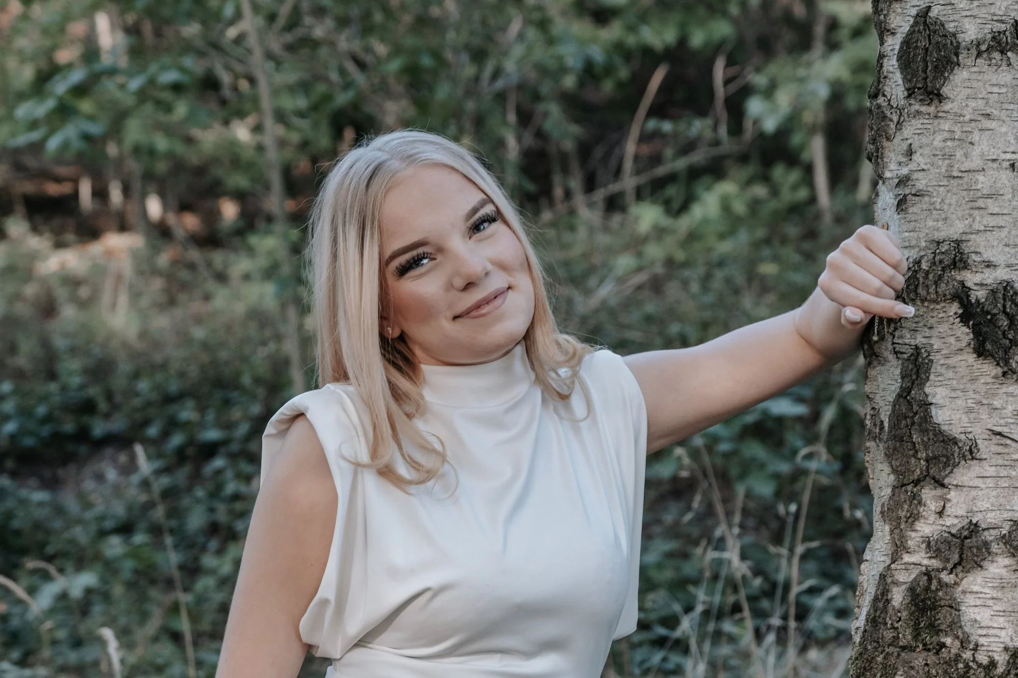 Real and relaxed photography by Nikol Pecka, capturing authentic moments across portraits, families, weddings, brand & business, and animals. Based in the Netherlands, speaking Czech and English, and available for travel.