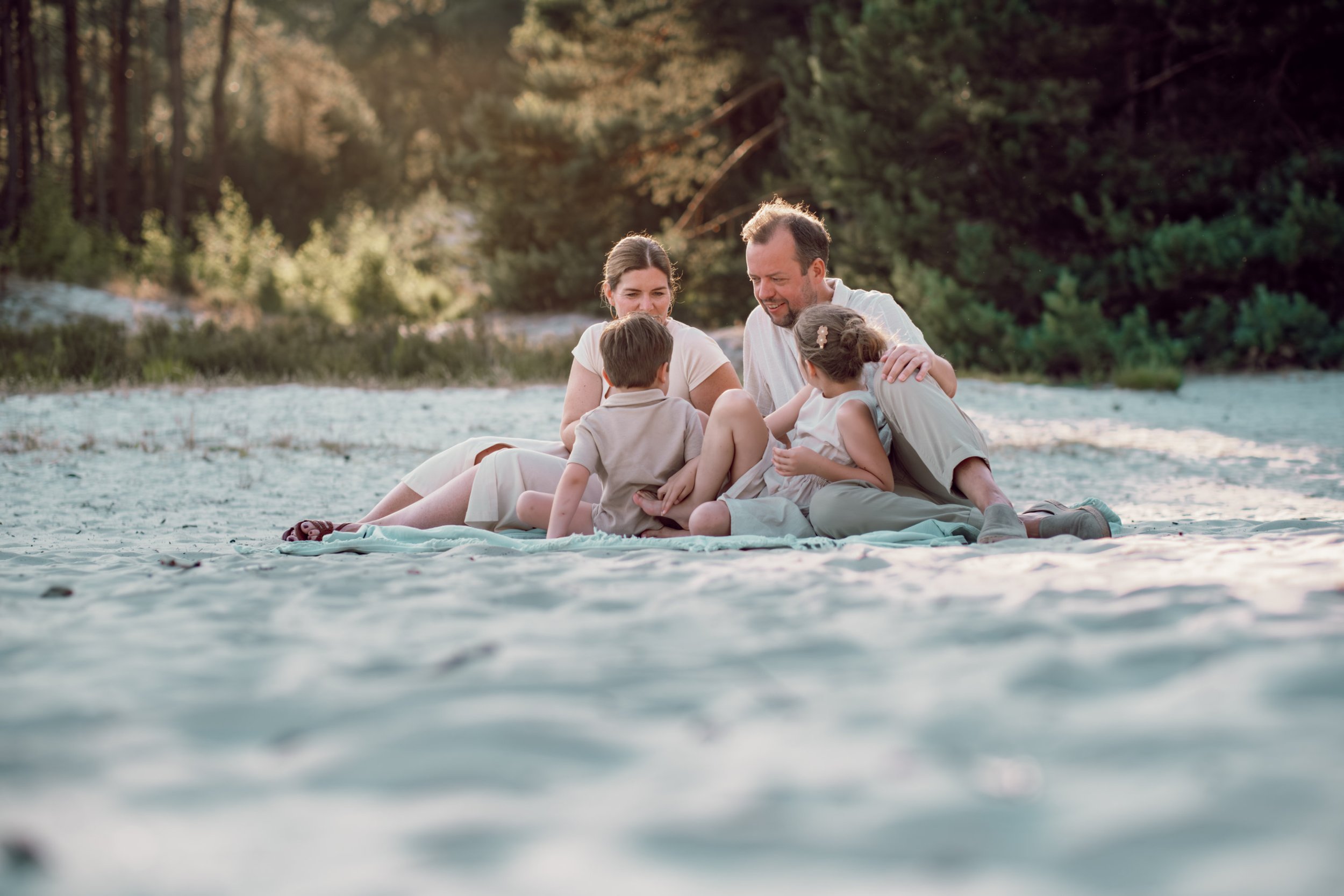 NNikolPeckaPhotography-family-goldenhourshoot -118.jpg