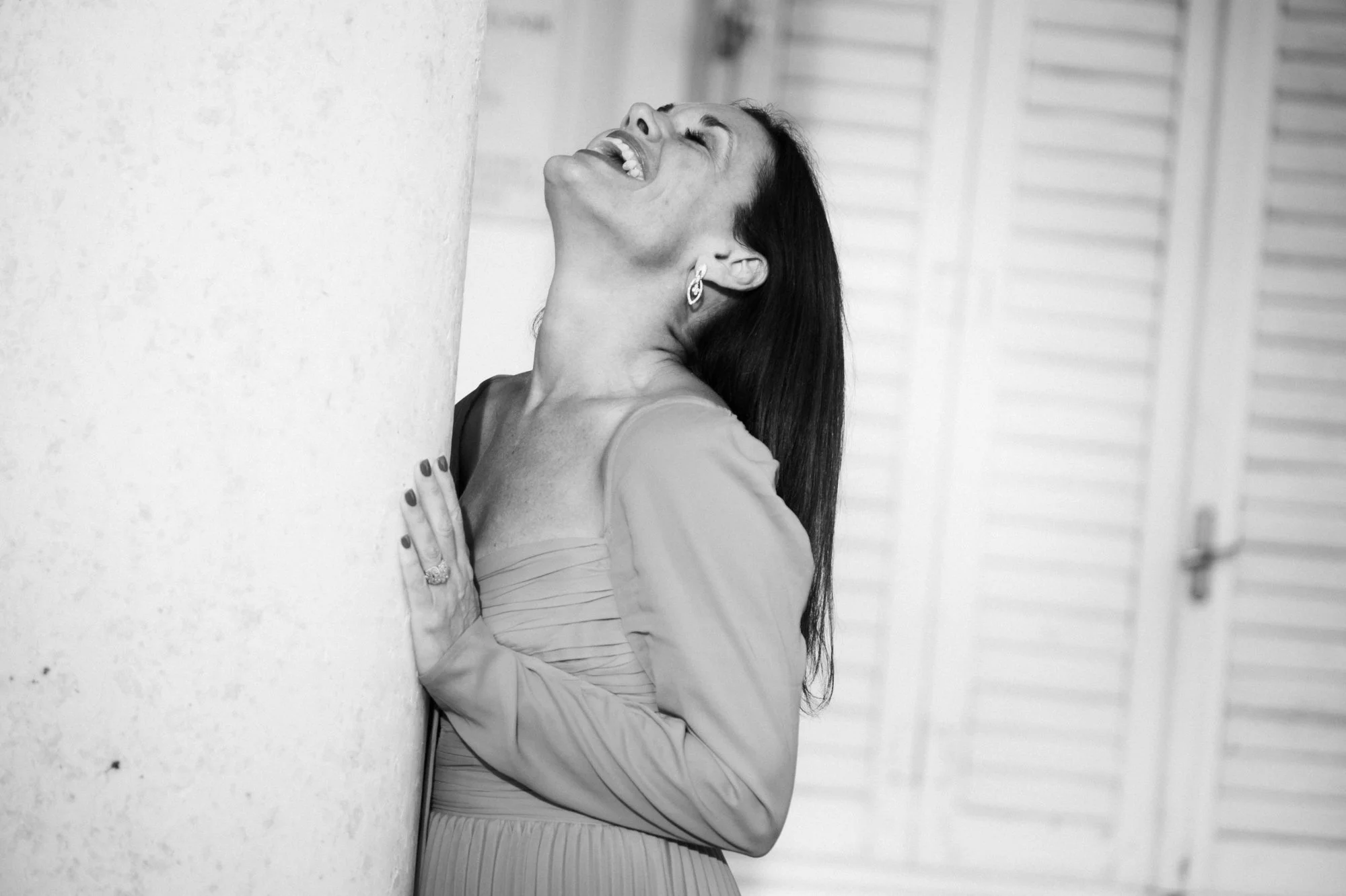 Real and relaxed photography by Nikol Pecka, capturing authentic moments across portraits, families, weddings, brand & business, and animals. Based in the Netherlands, speaking Czech and English, and available for travel.