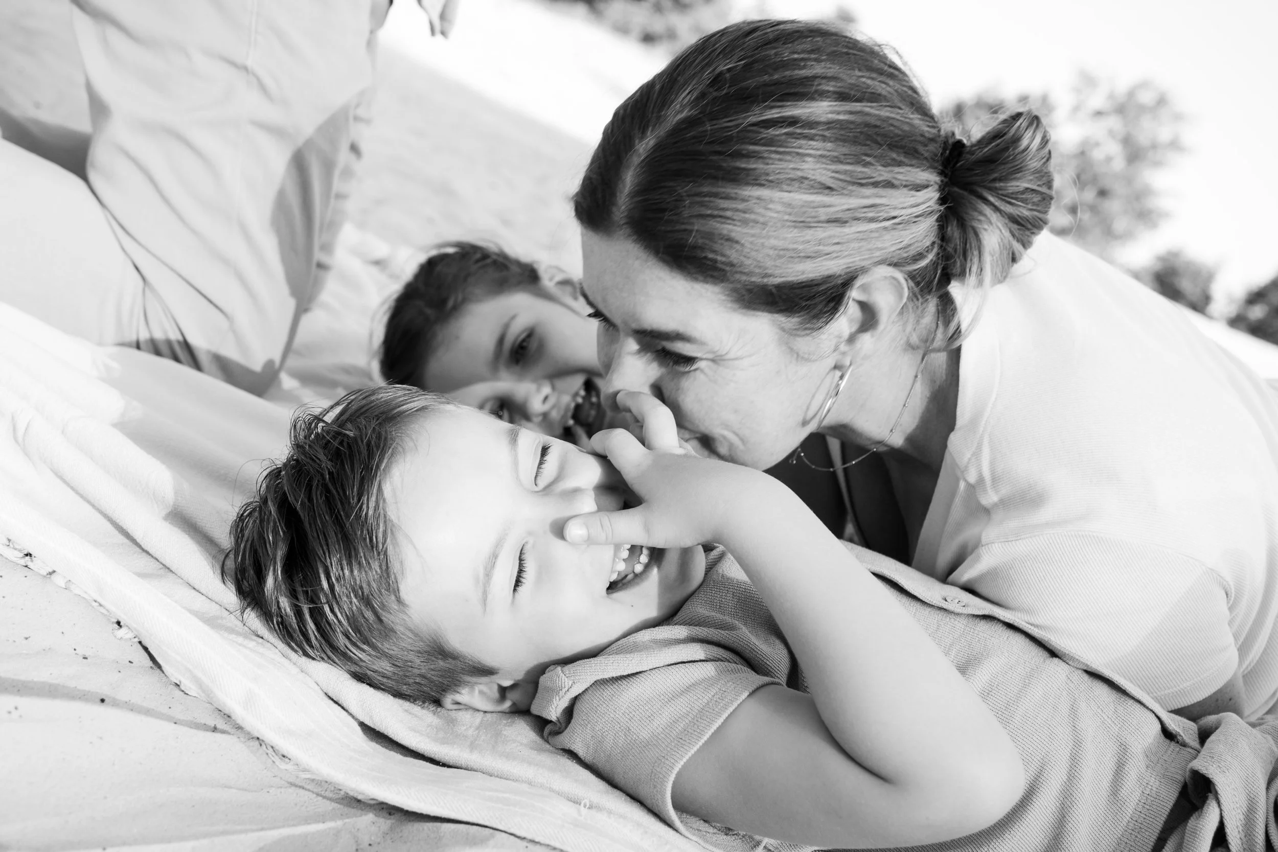 NNikolPeckaPhotography-family-goldenhourshoot -146.jpg