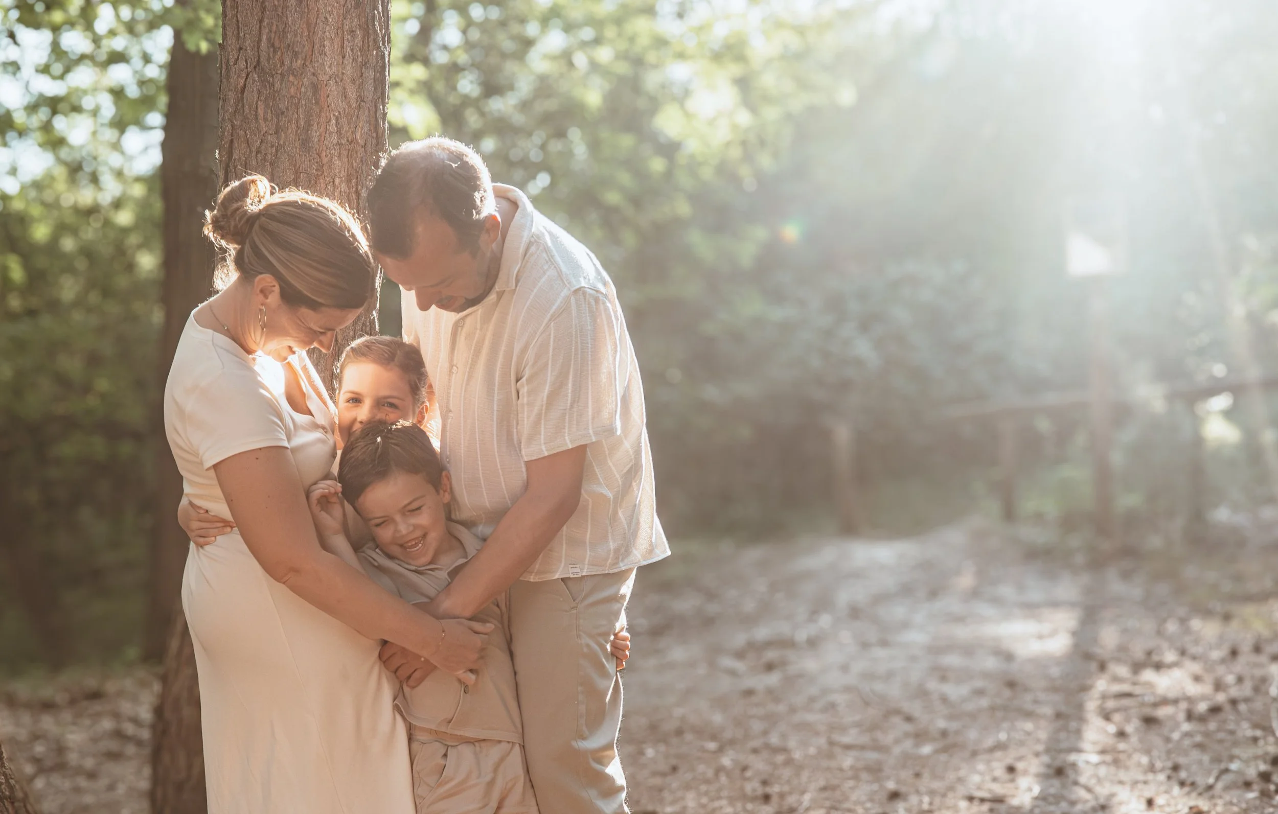 NNikolPeckaPhotography-family-goldenhourshoot -13.jpg