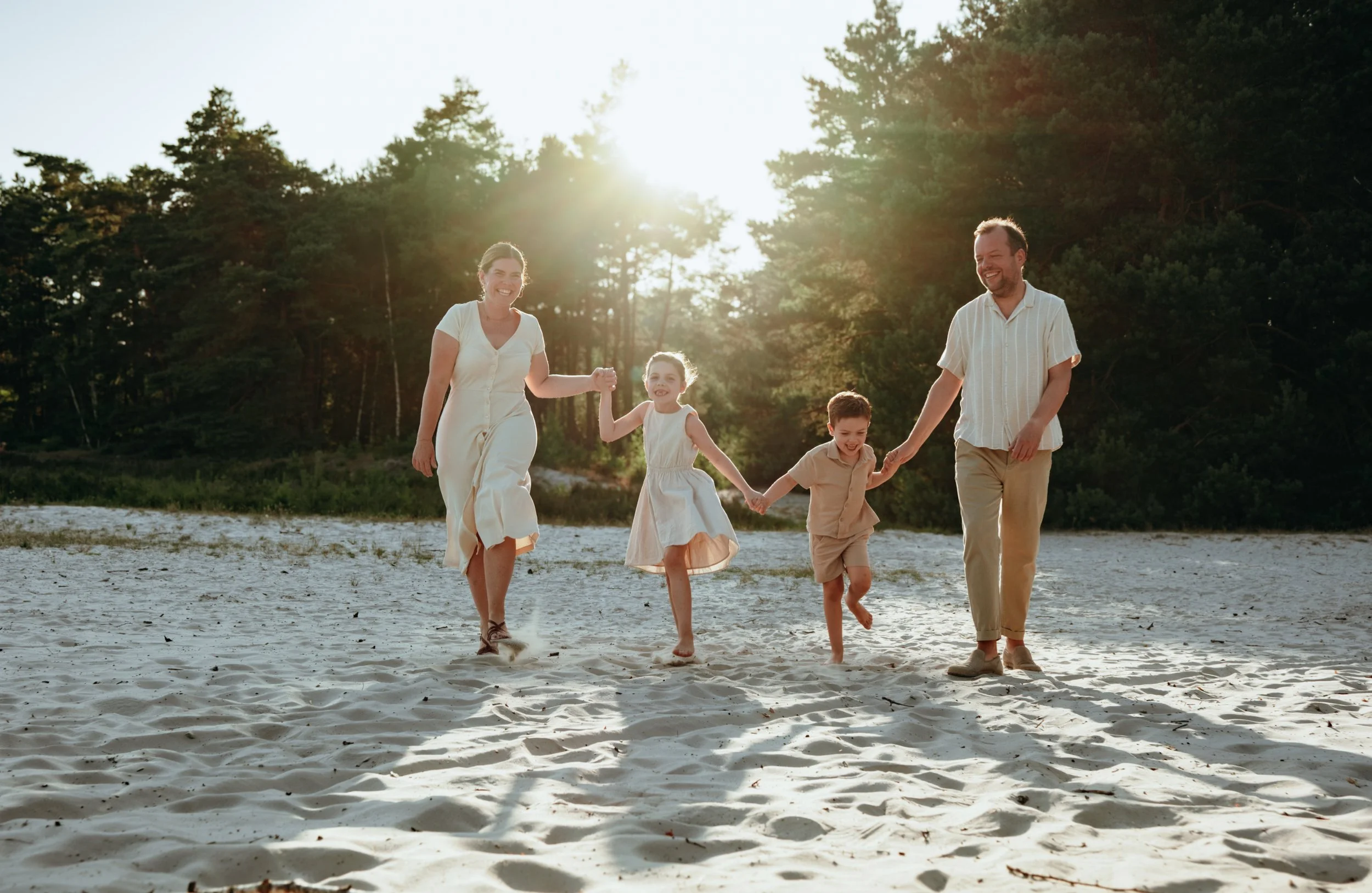 NNikolPeckaPhotography-family-goldenhourshoot -77.jpg