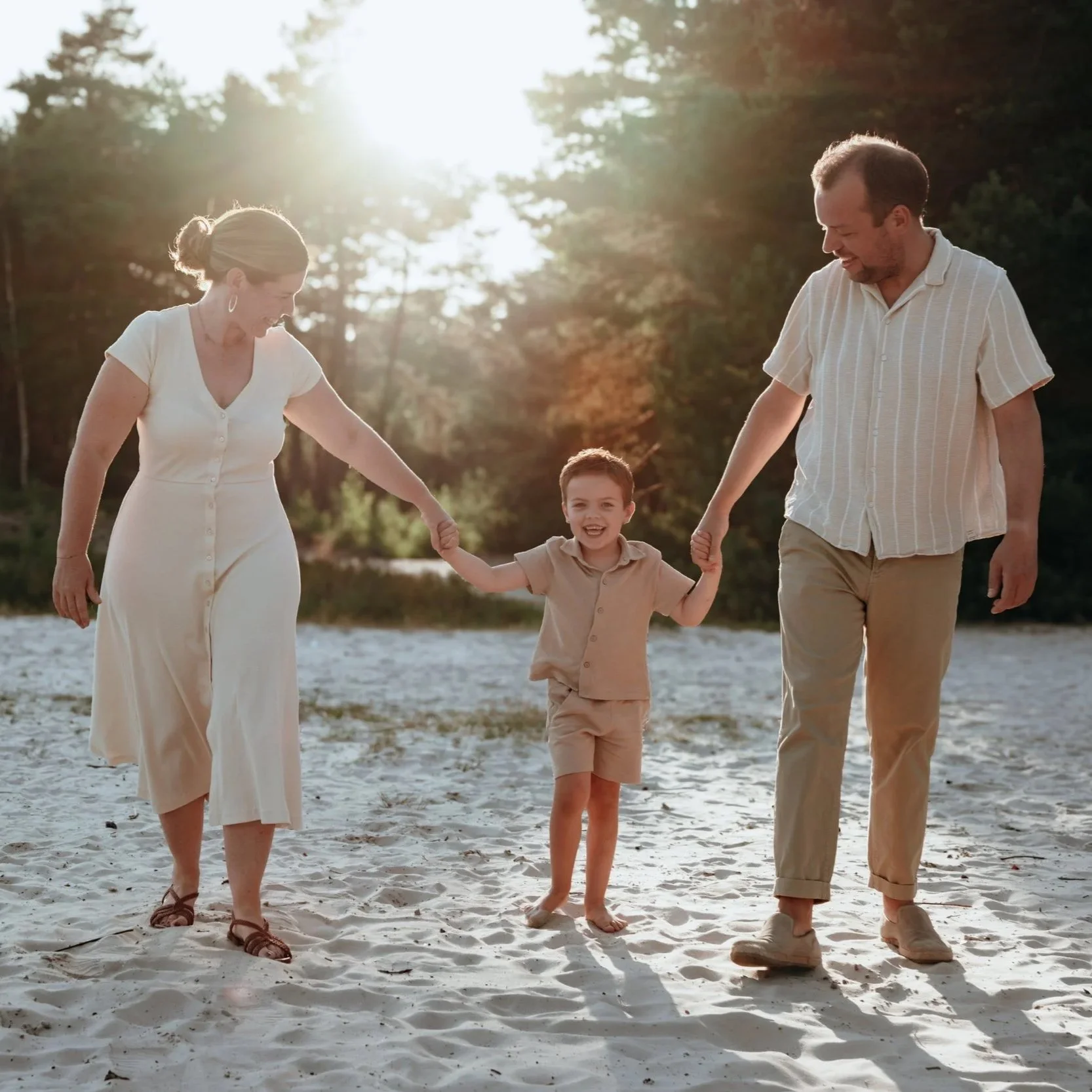 NNikolPeckaPhotography-family-goldenhourshoot+-69.jpg