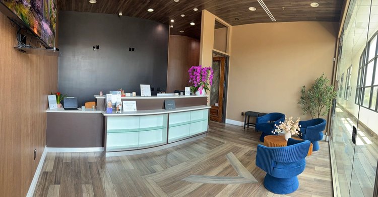 Reception and lounge