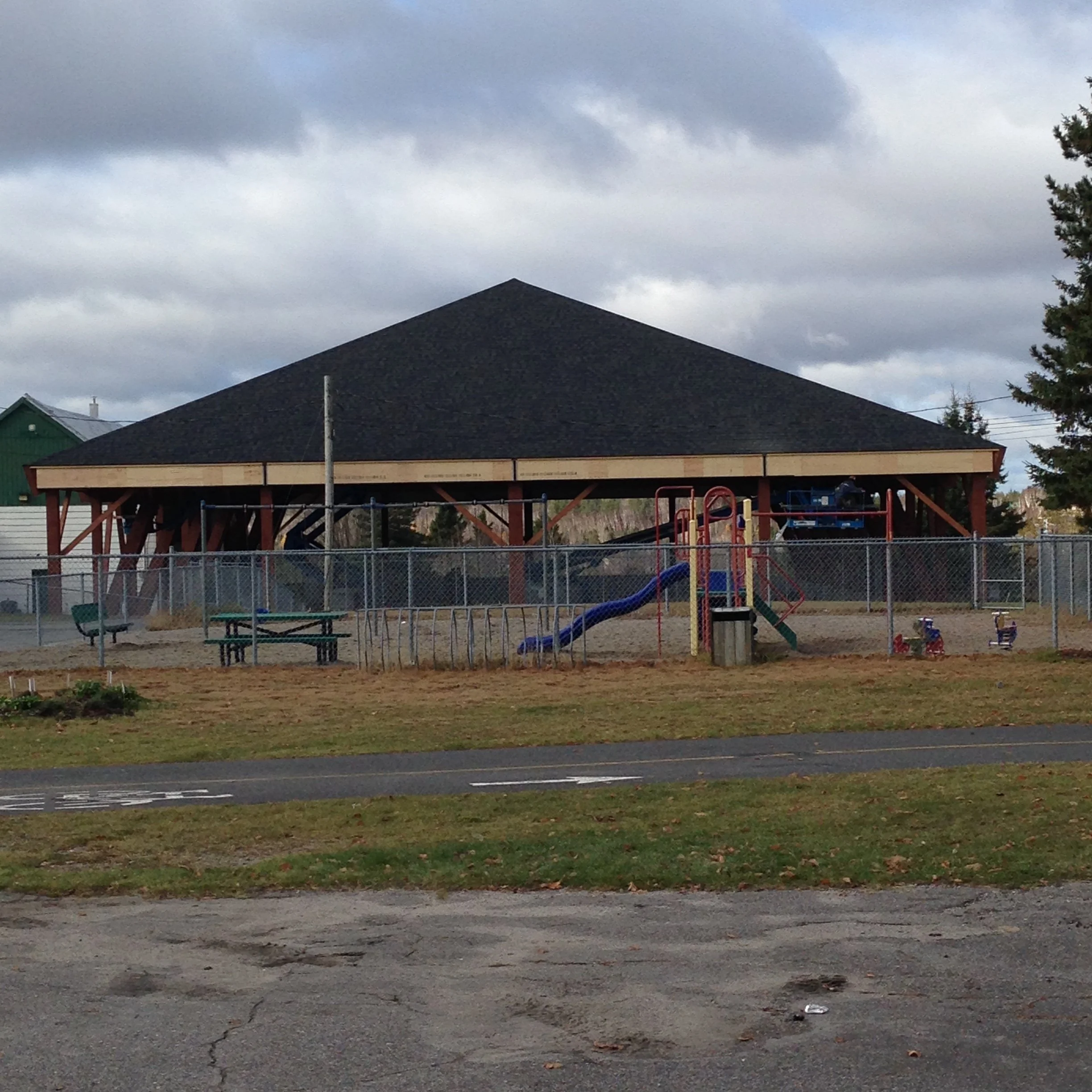 Construction en bois : Abri de patinoire (Ste-Monique)