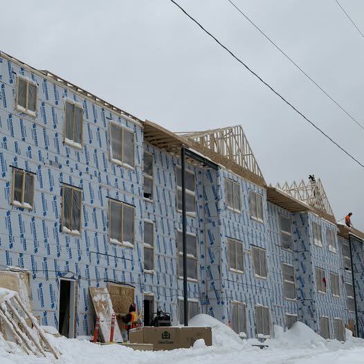 Les Habitations Manicouagan_en construction.jpg