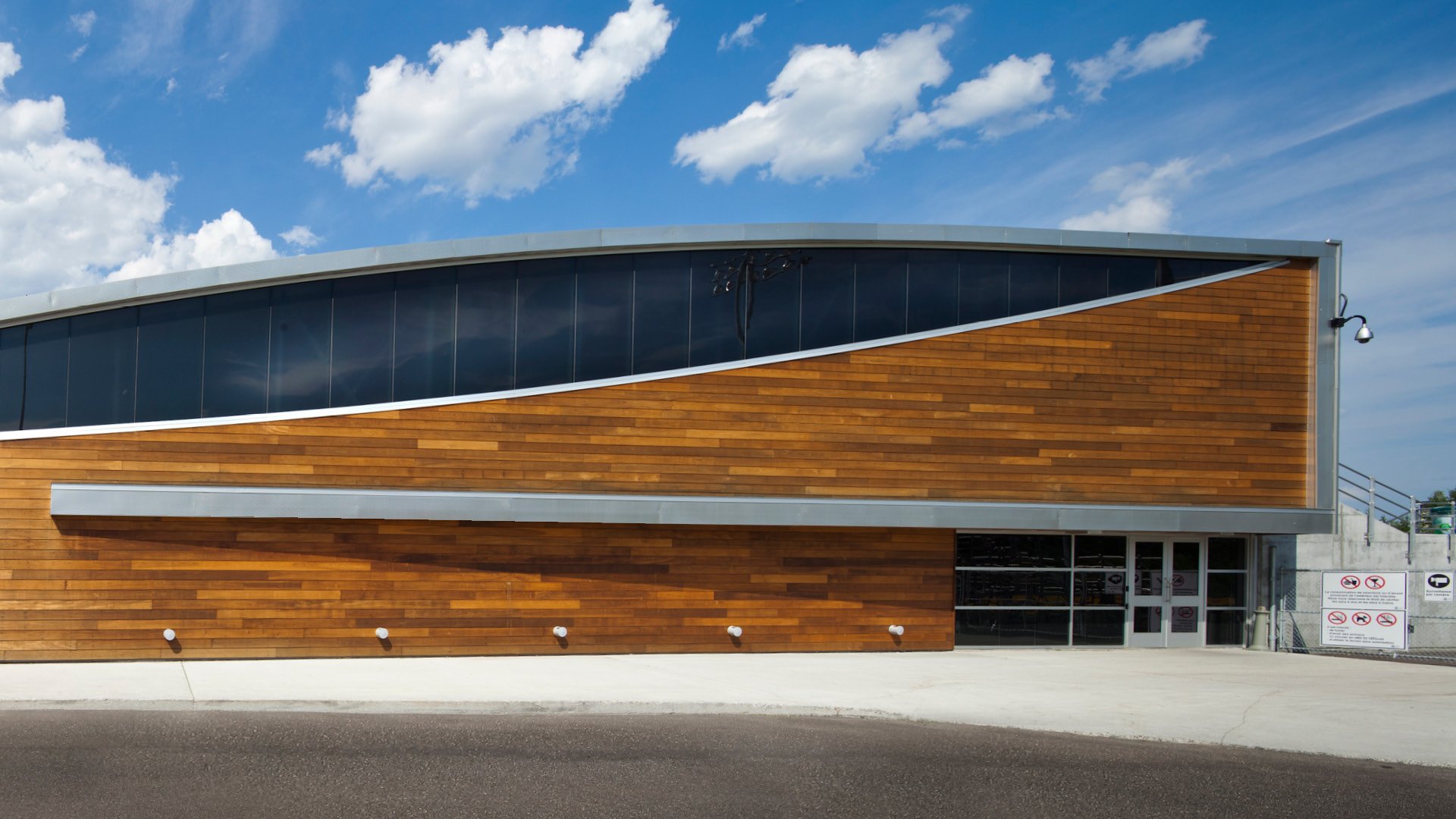 Construction en bois : Aréna UQAC (Saguenay)