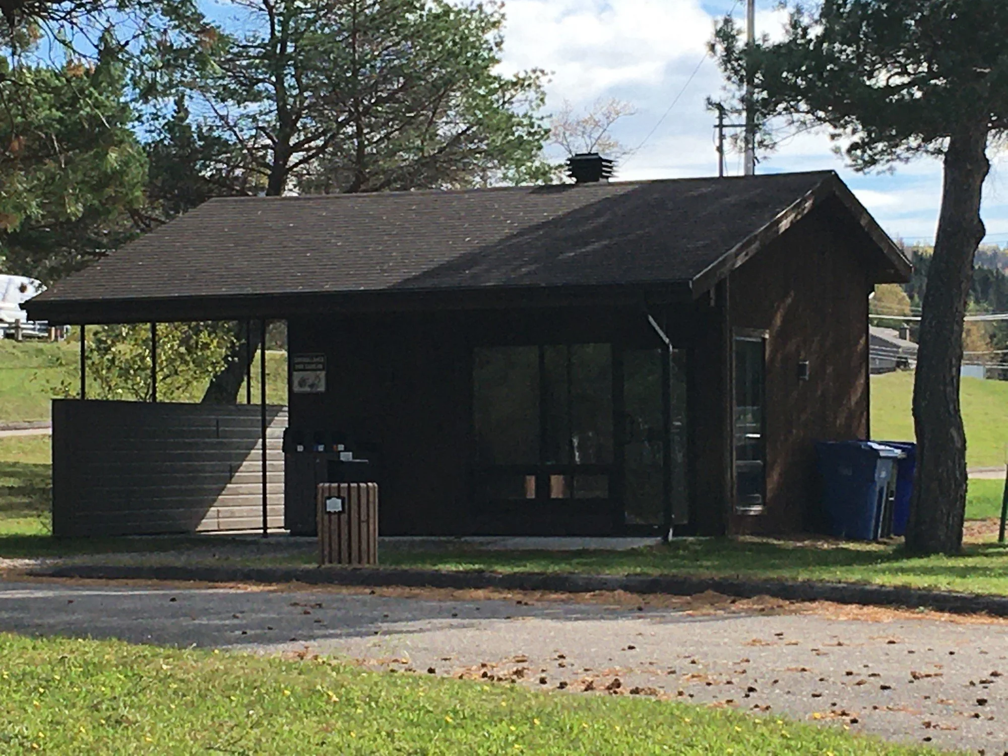 Construction en bois : Halte routière (St-Félix-d'Otis)