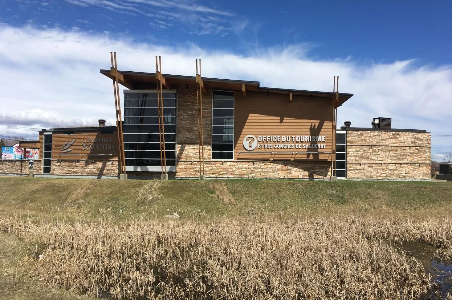 Construction en bois : Office du tourisme Chicoutimi (Saguenay)