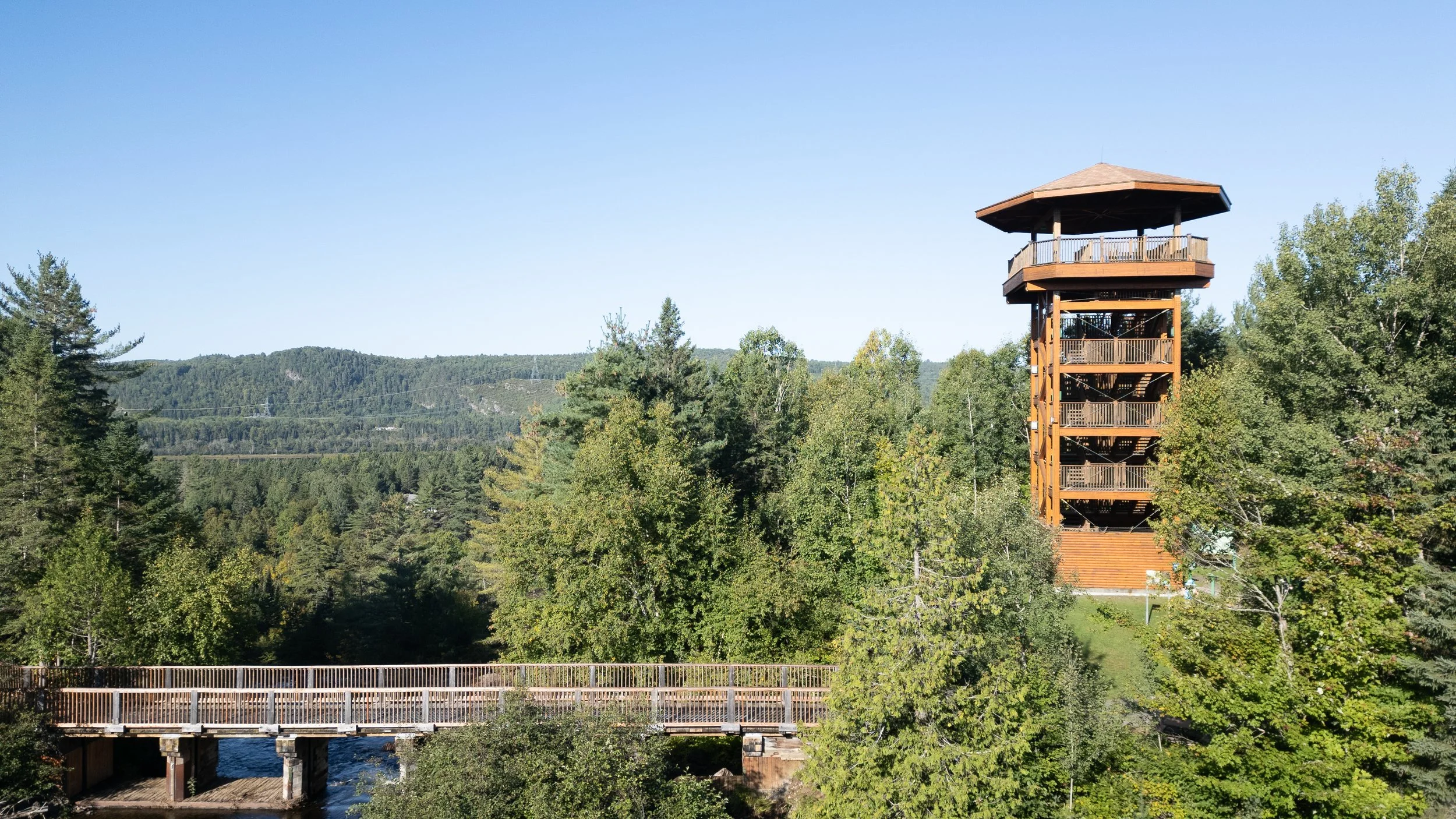 Construction en bois : Tour d'observation (La Tuque)